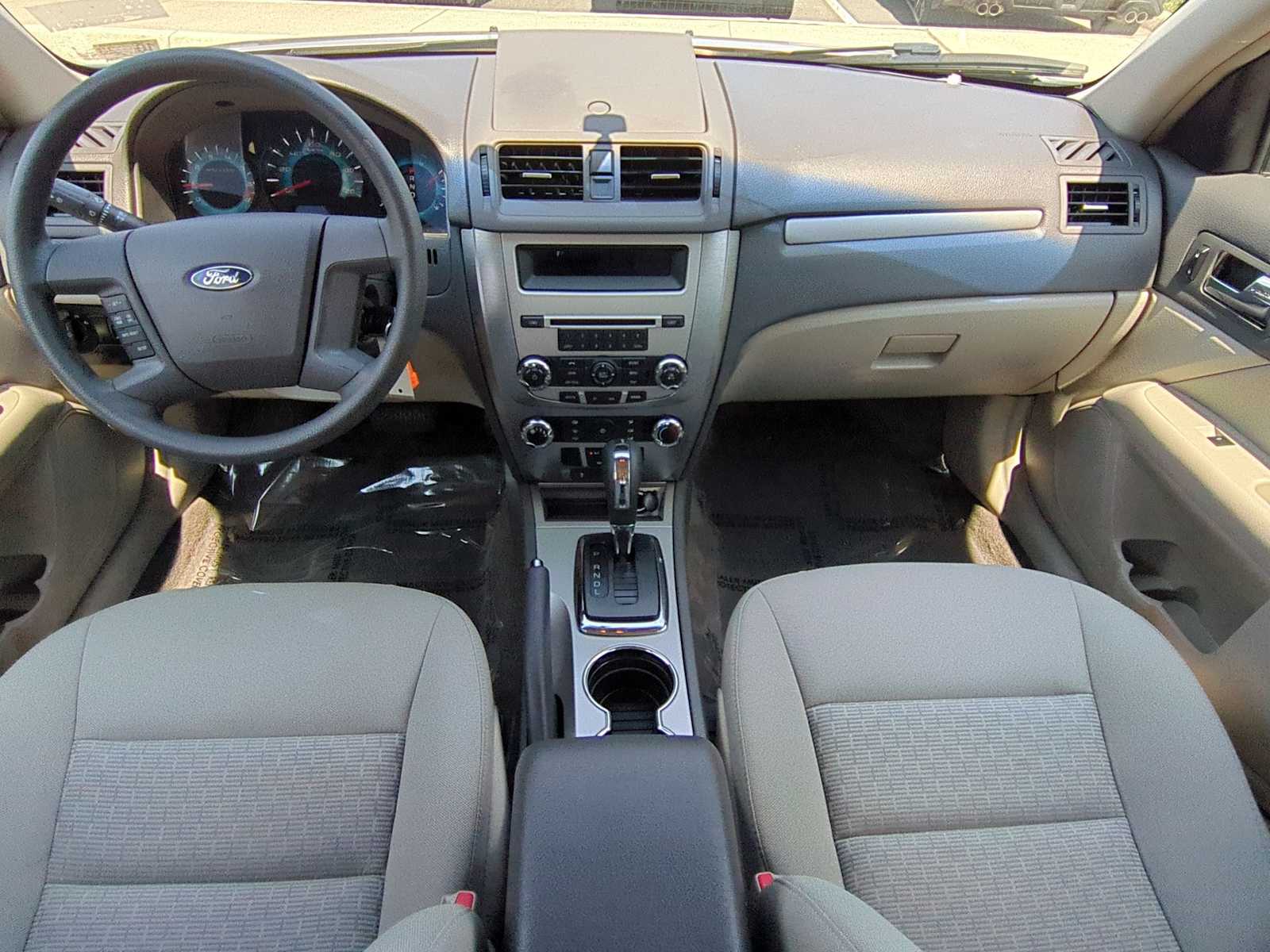 Thumbnail: 2010 Ford Fusion - 15