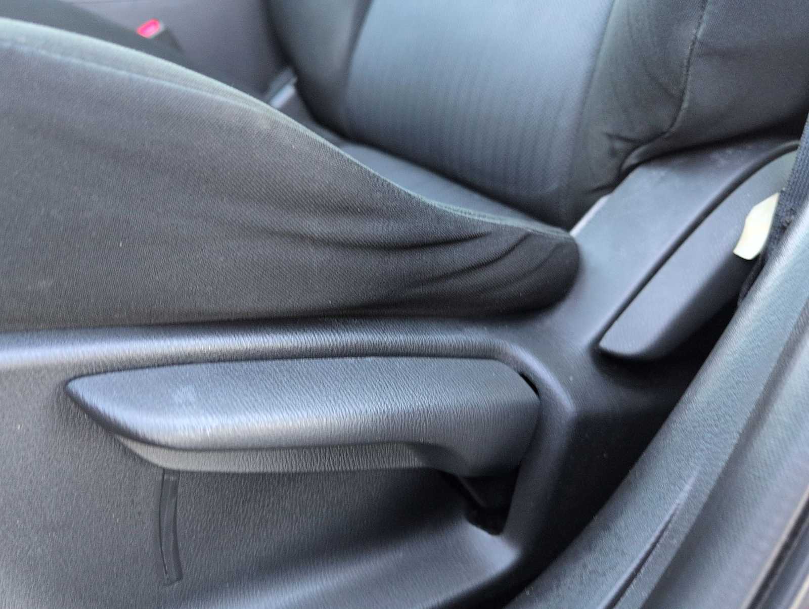 Thumbnail: 2015 Mazda Mazda3 - 18