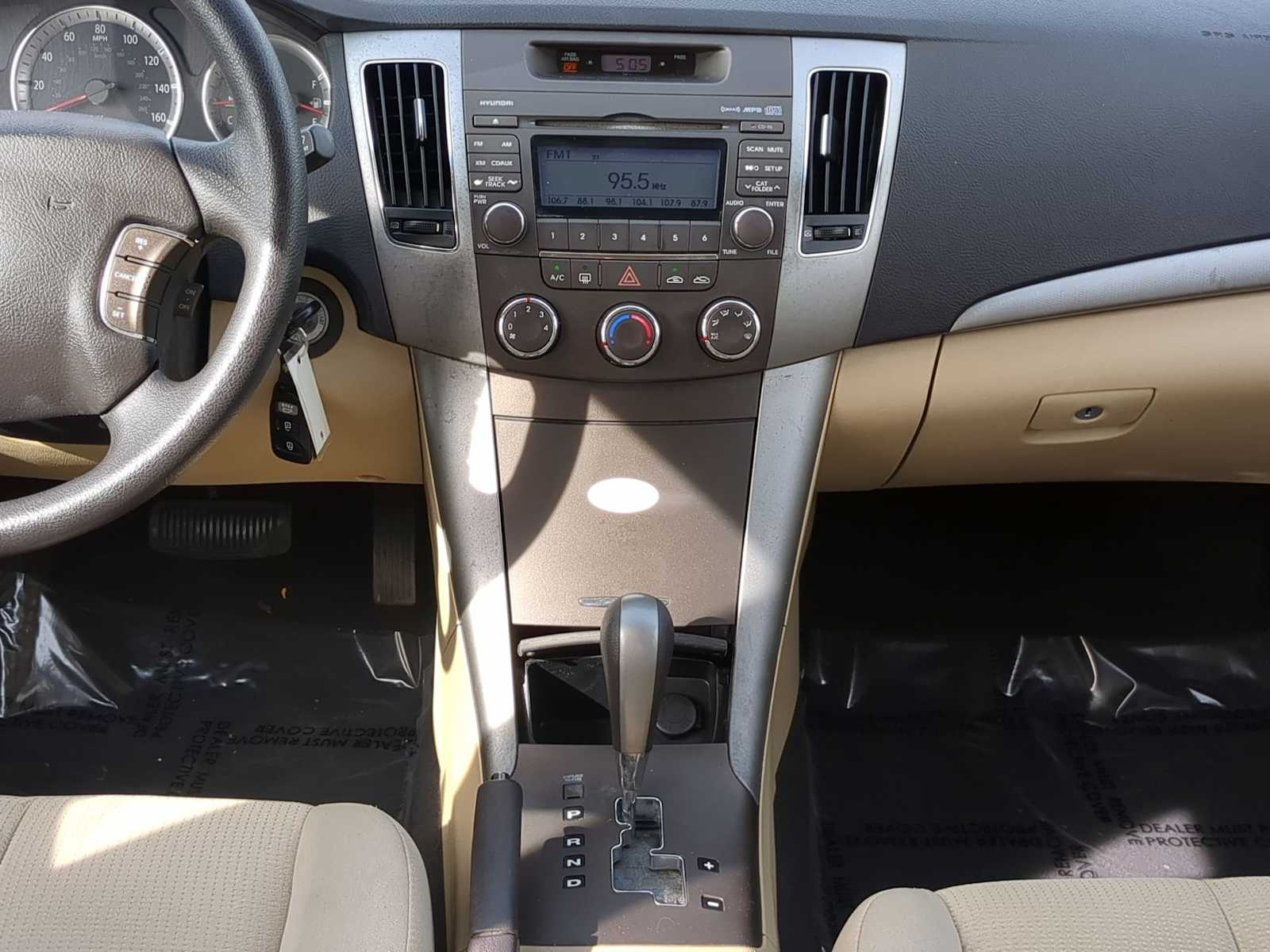 Thumbnail: 2010 Hyundai Sonata - 28