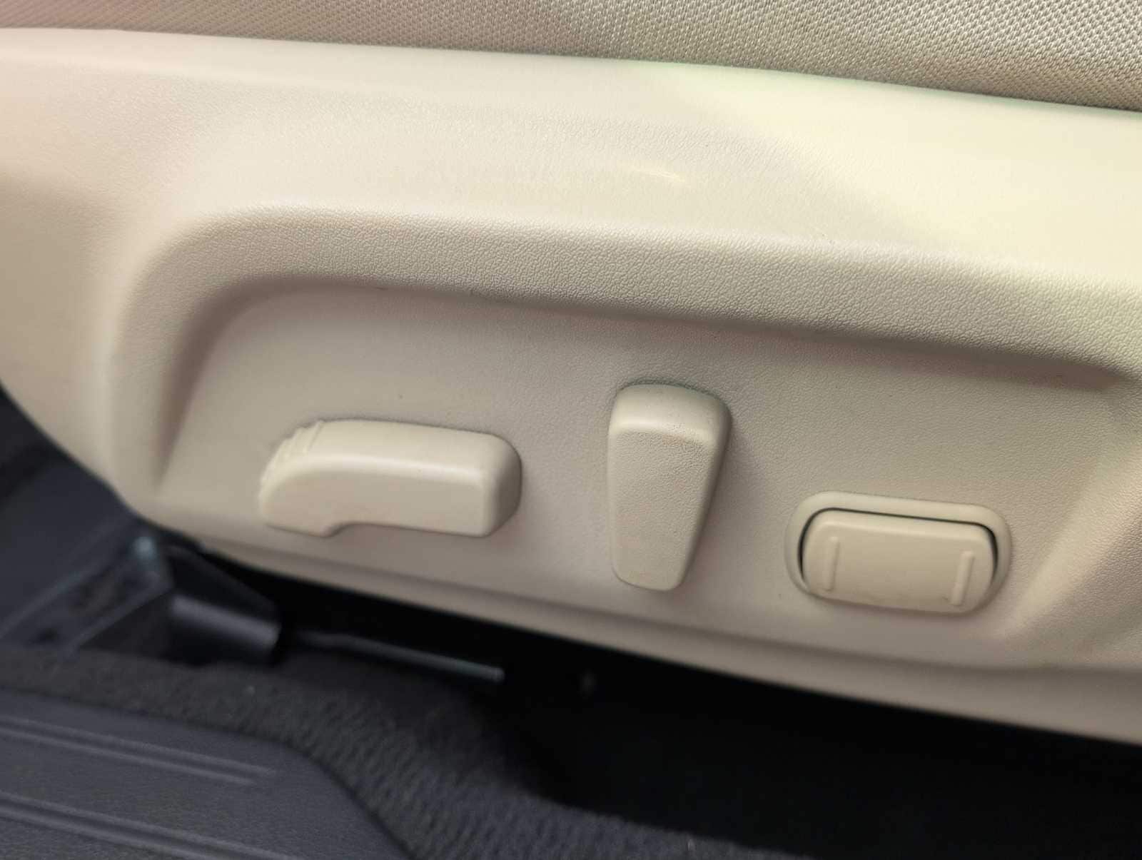 Thumbnail: 2018 Subaru Outback - 17