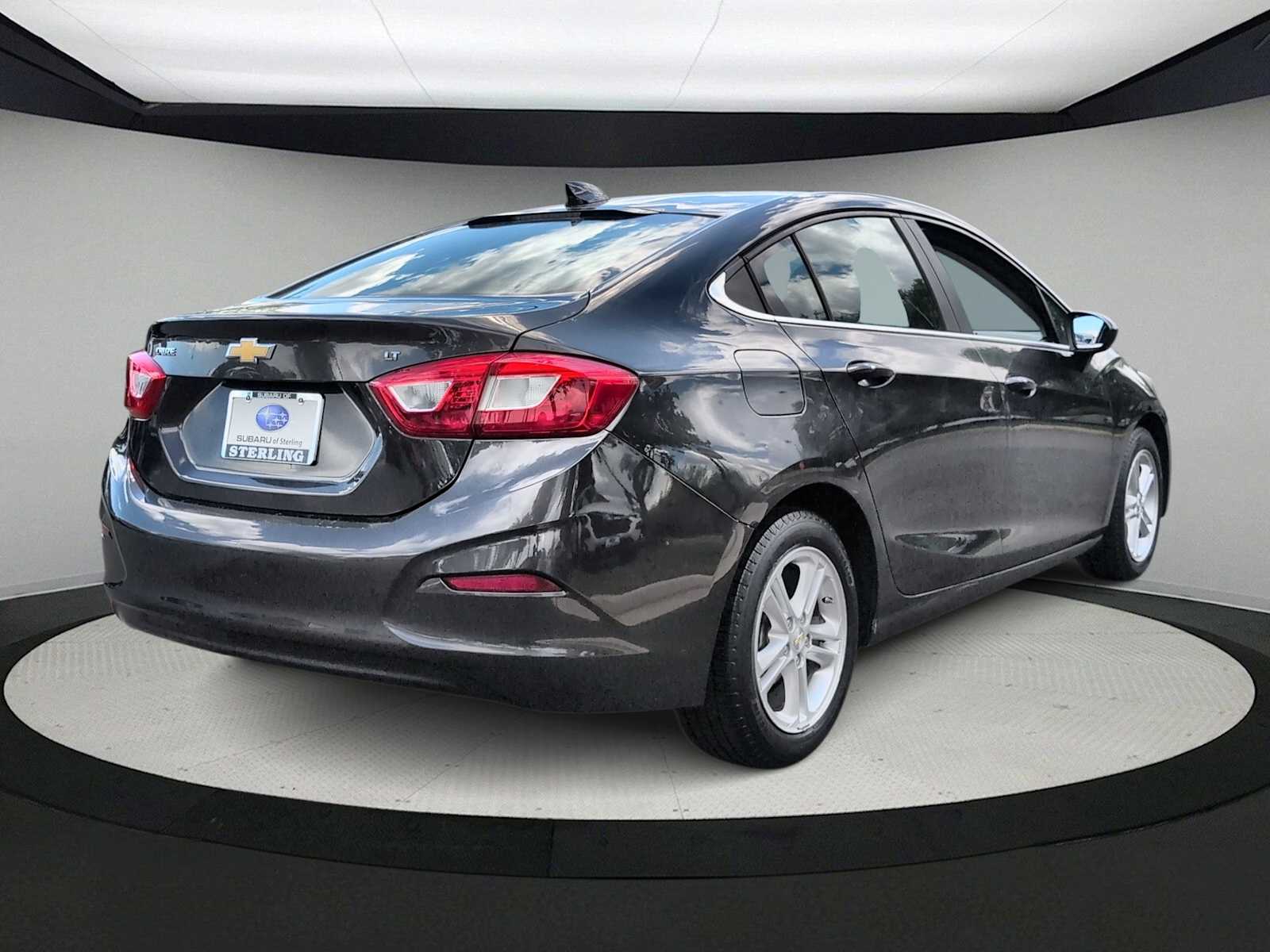 Thumbnail: 2017 Chevrolet Cruze - 8