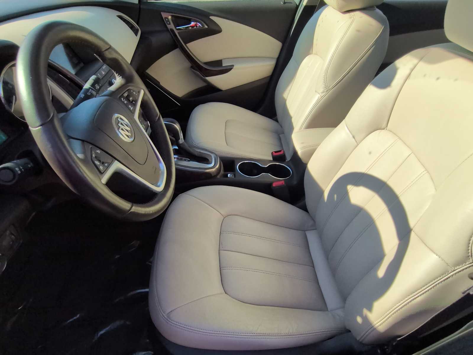 Thumbnail: 2016 Buick Verano - 10