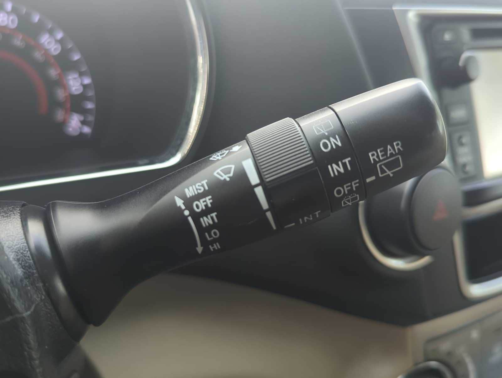 Thumbnail: 2013 Toyota Highlander - 27