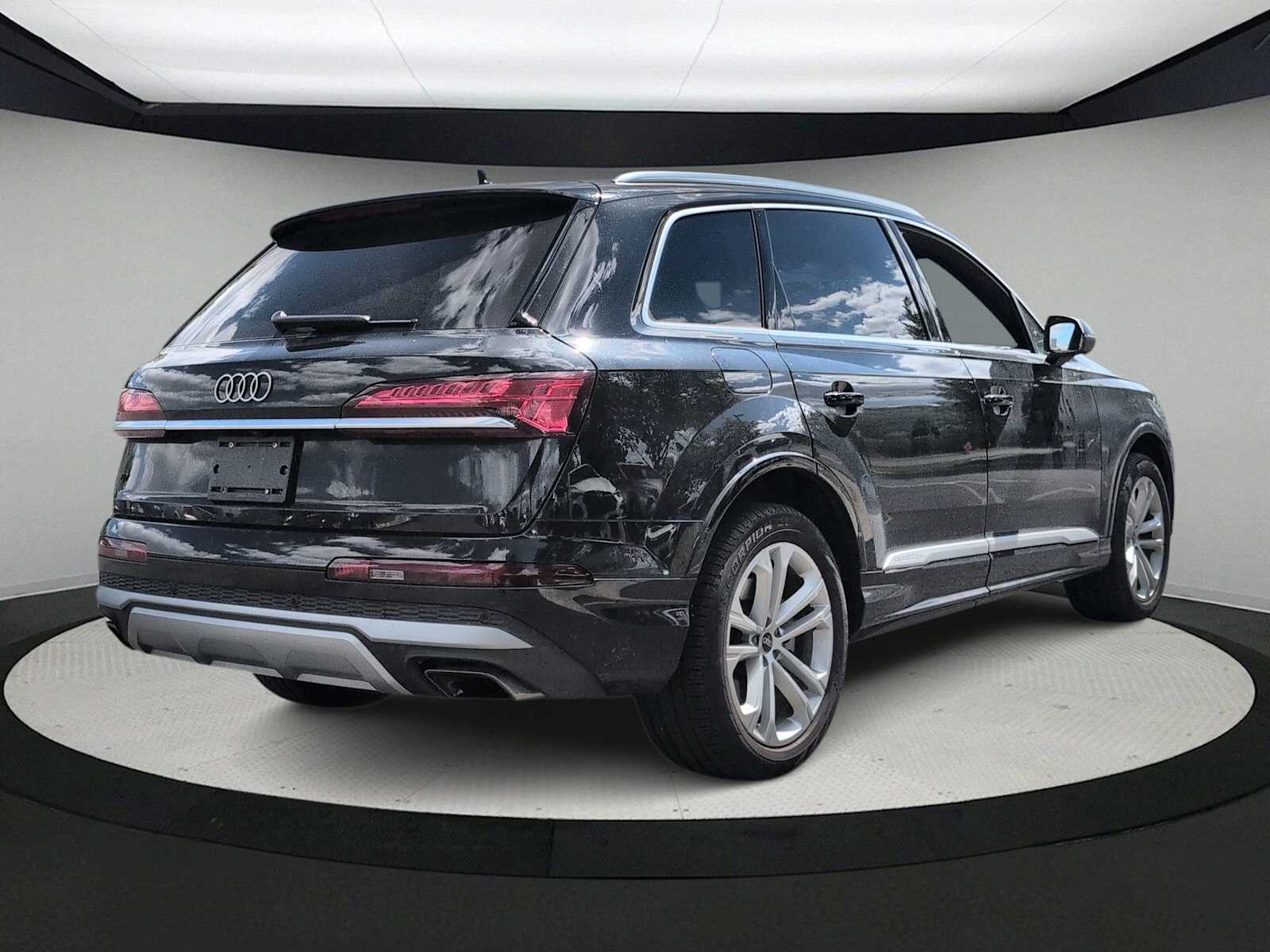 Thumbnail: 2025 Audi Q7 - 8