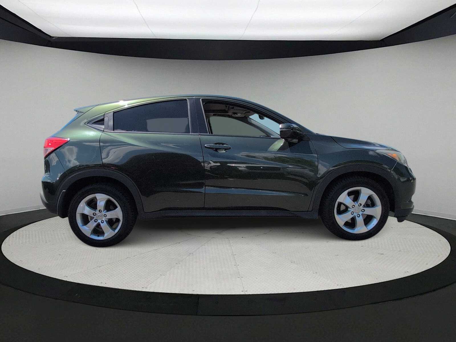 Thumbnail: 2016 Honda HR-V - 9