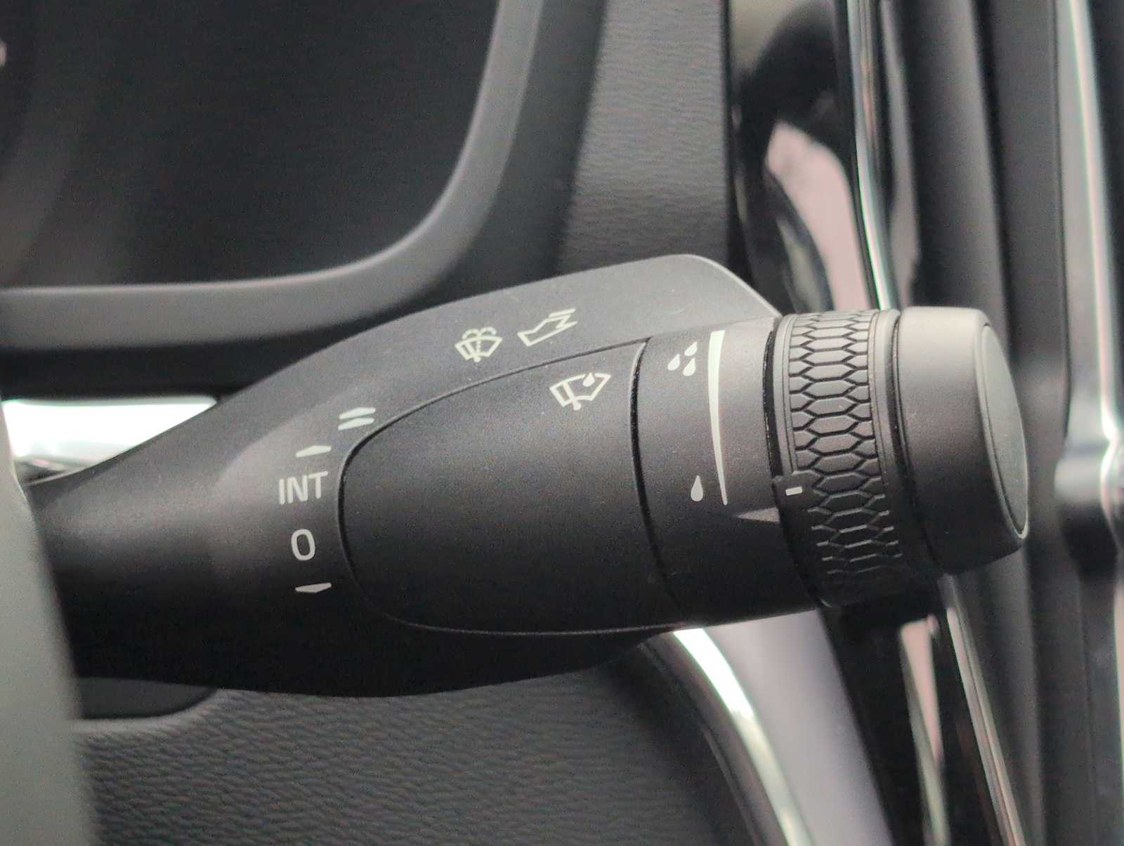 Thumbnail: 2024 Volvo S60 - 25