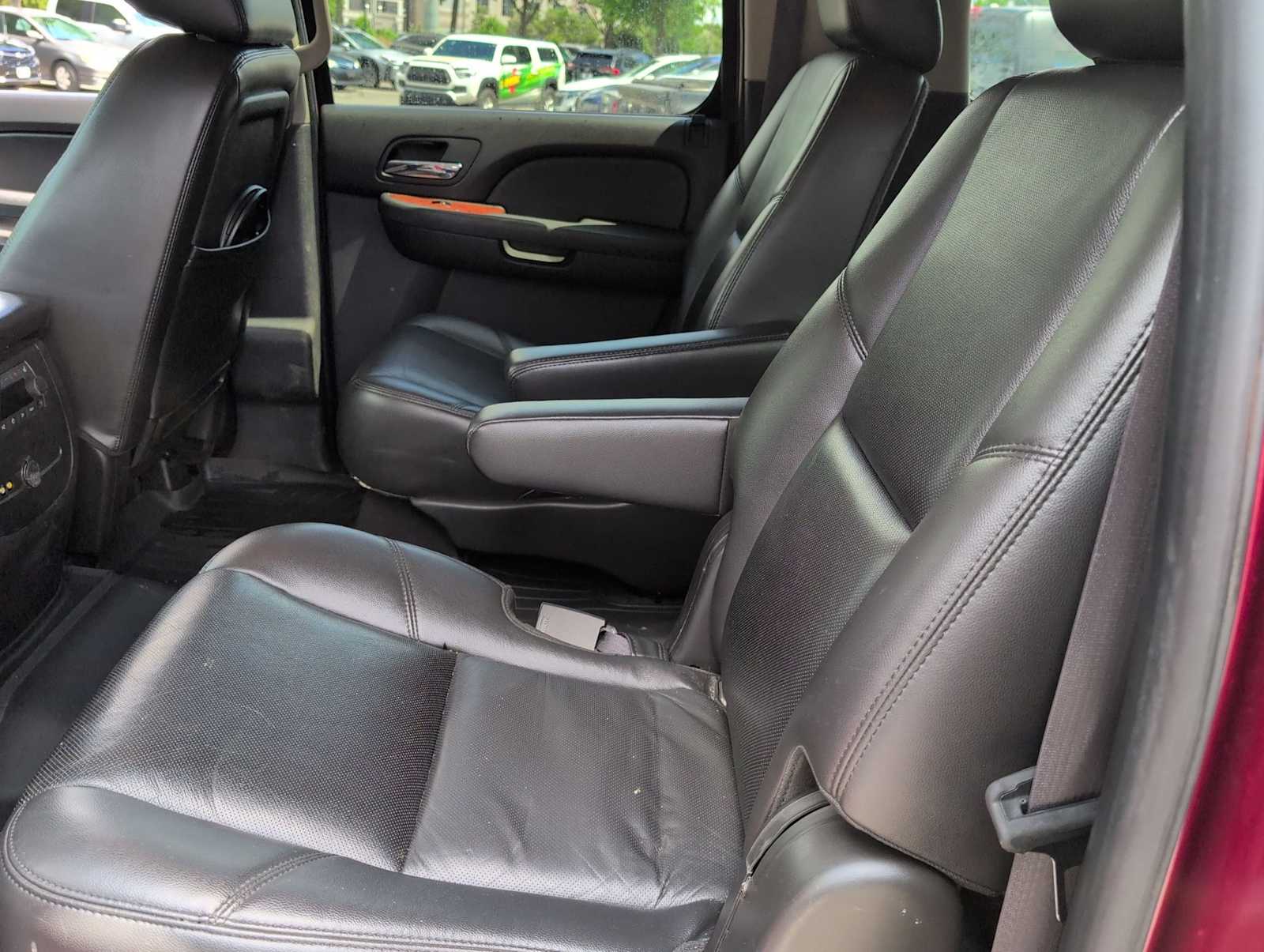 Thumbnail: 2011 Chevrolet Suburban - 18