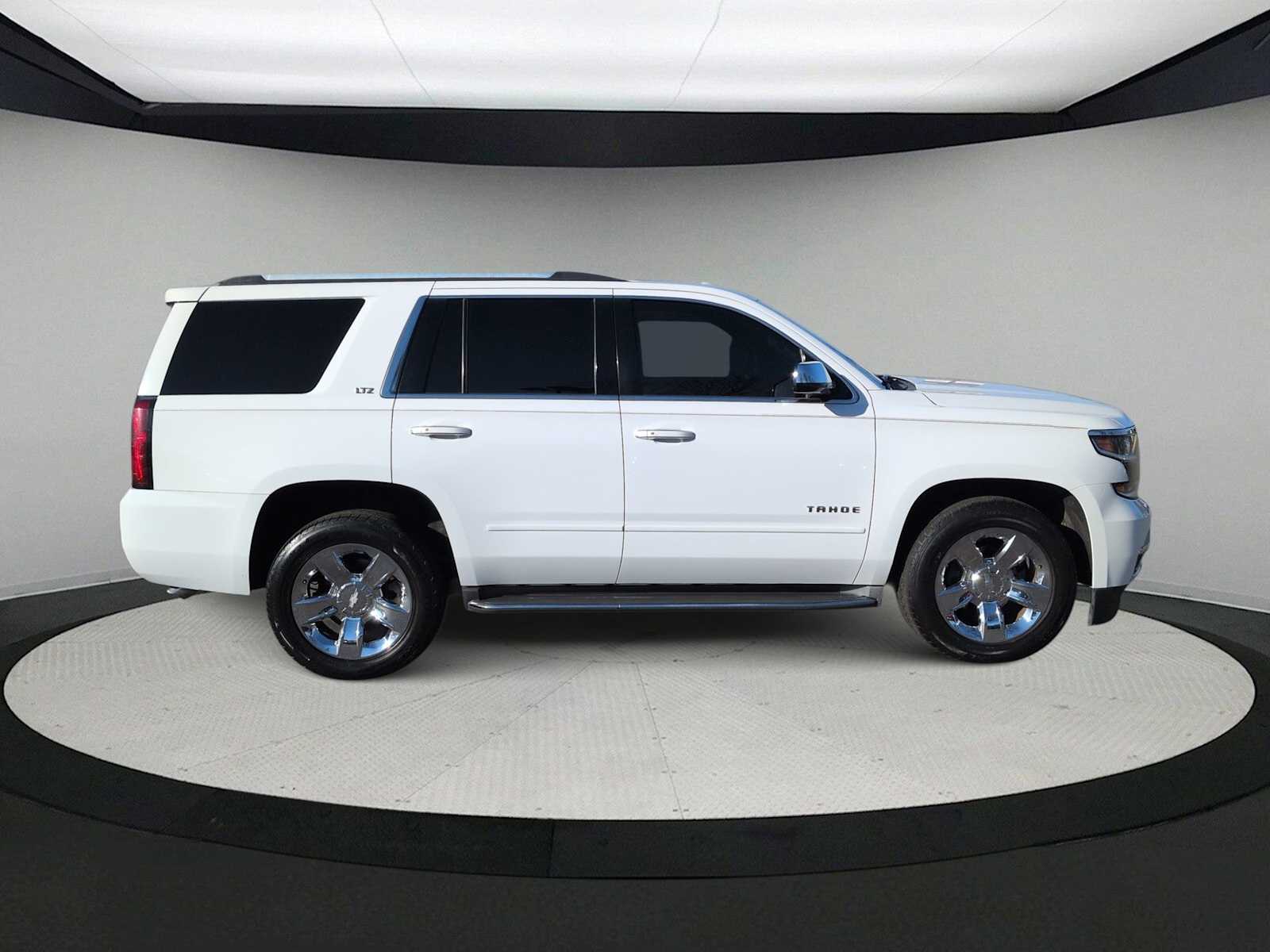 Thumbnail: 2016 Chevrolet Tahoe - 9