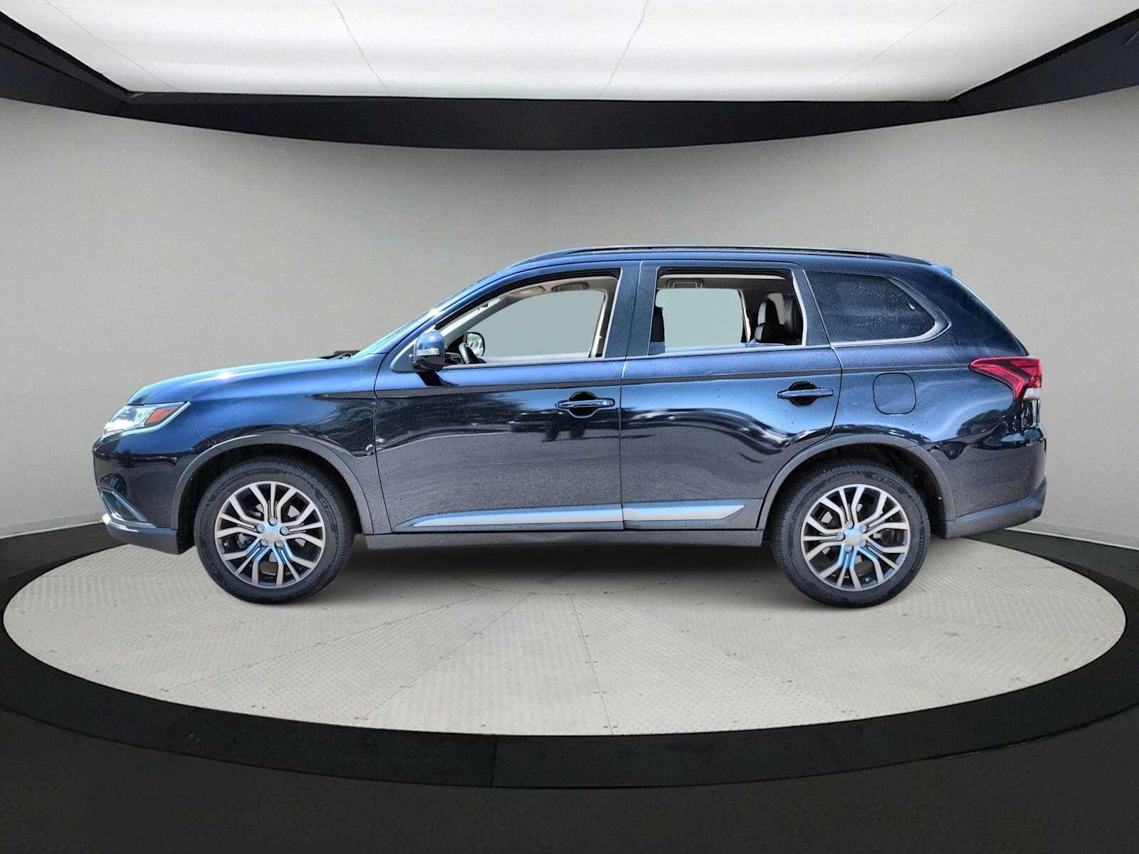 Thumbnail: 2016 Mitsubishi Outlander - 5