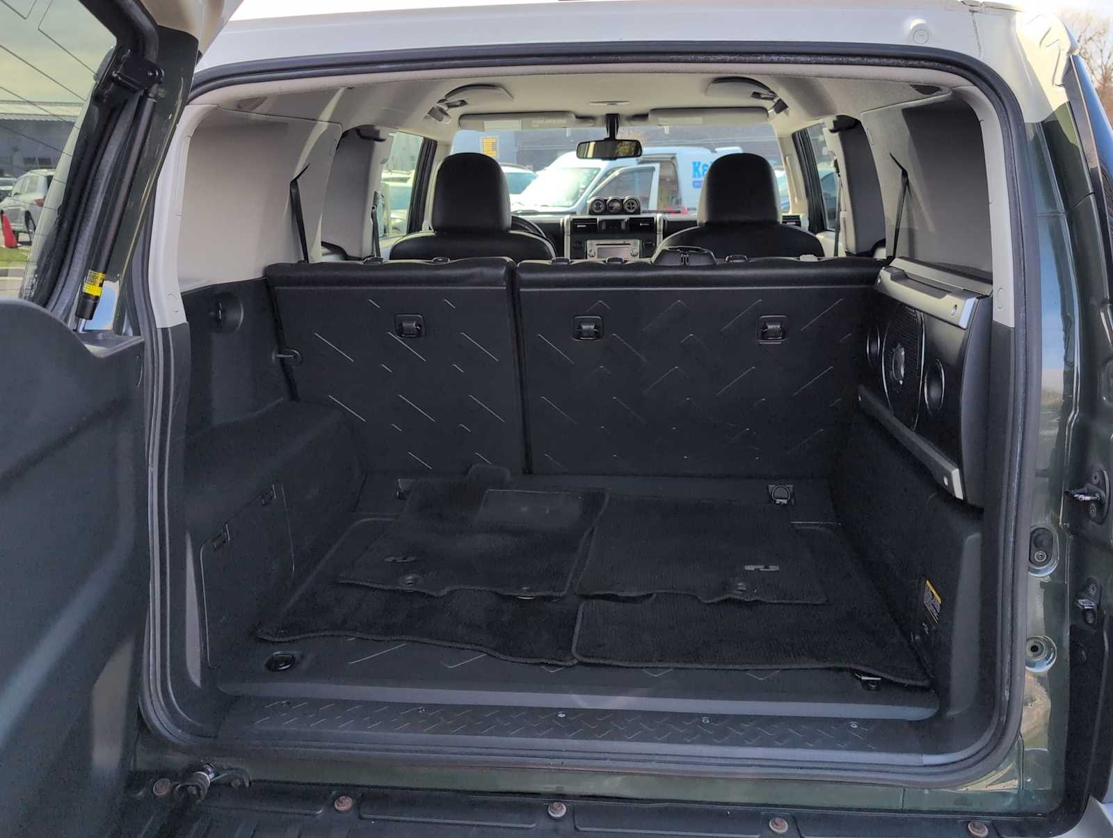 Thumbnail: 2012 Toyota FJ Cruiser - 31