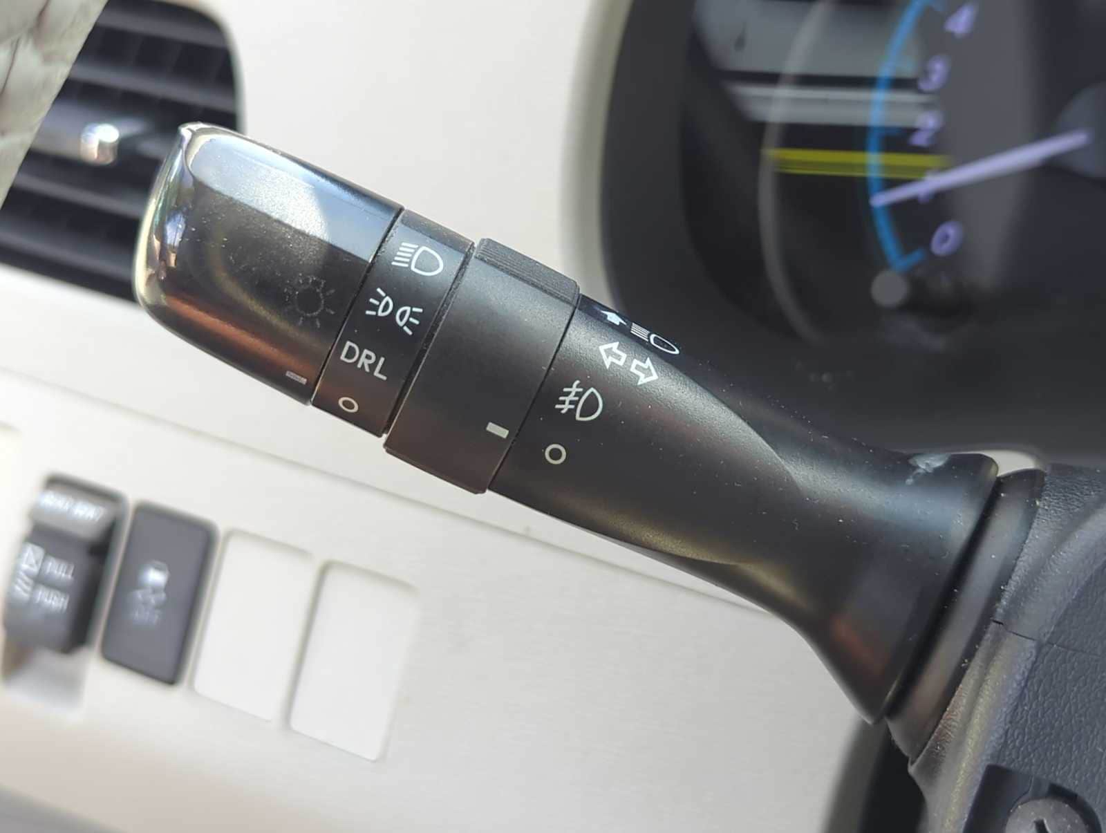 Thumbnail: 2011 Toyota Sienna - 16