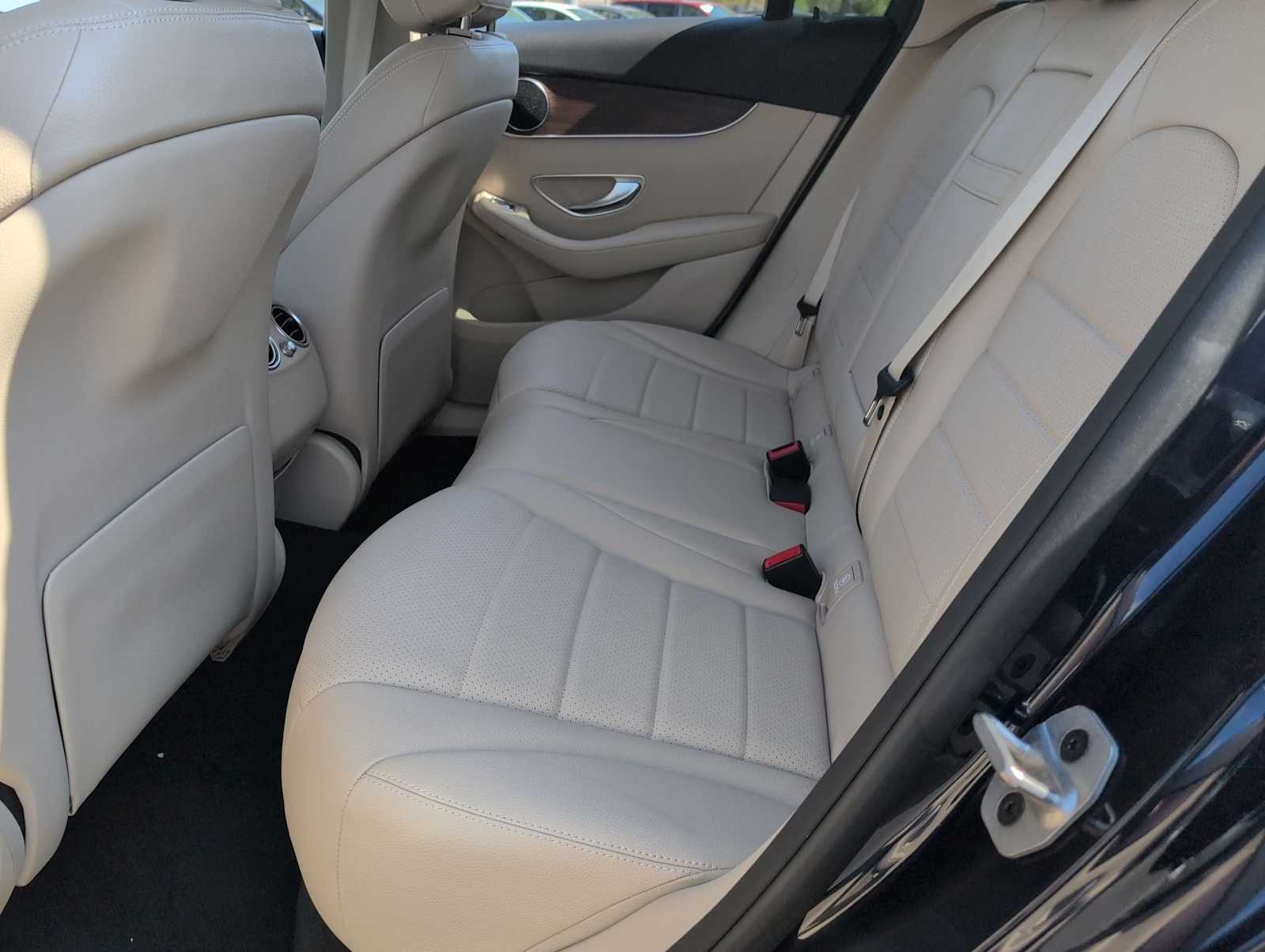 Thumbnail: 2022 Mercedes-Benz GLC - 19