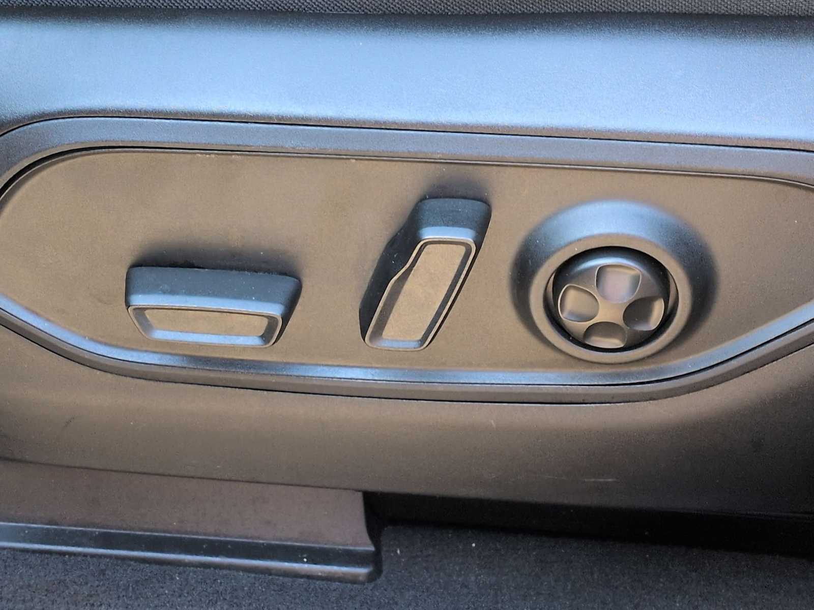 Thumbnail: 2024 Jeep Grand Cherokee - 17