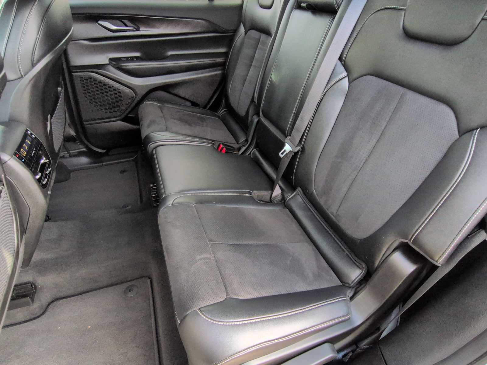 Thumbnail: 2023 Jeep Grand Cherokee L - 19