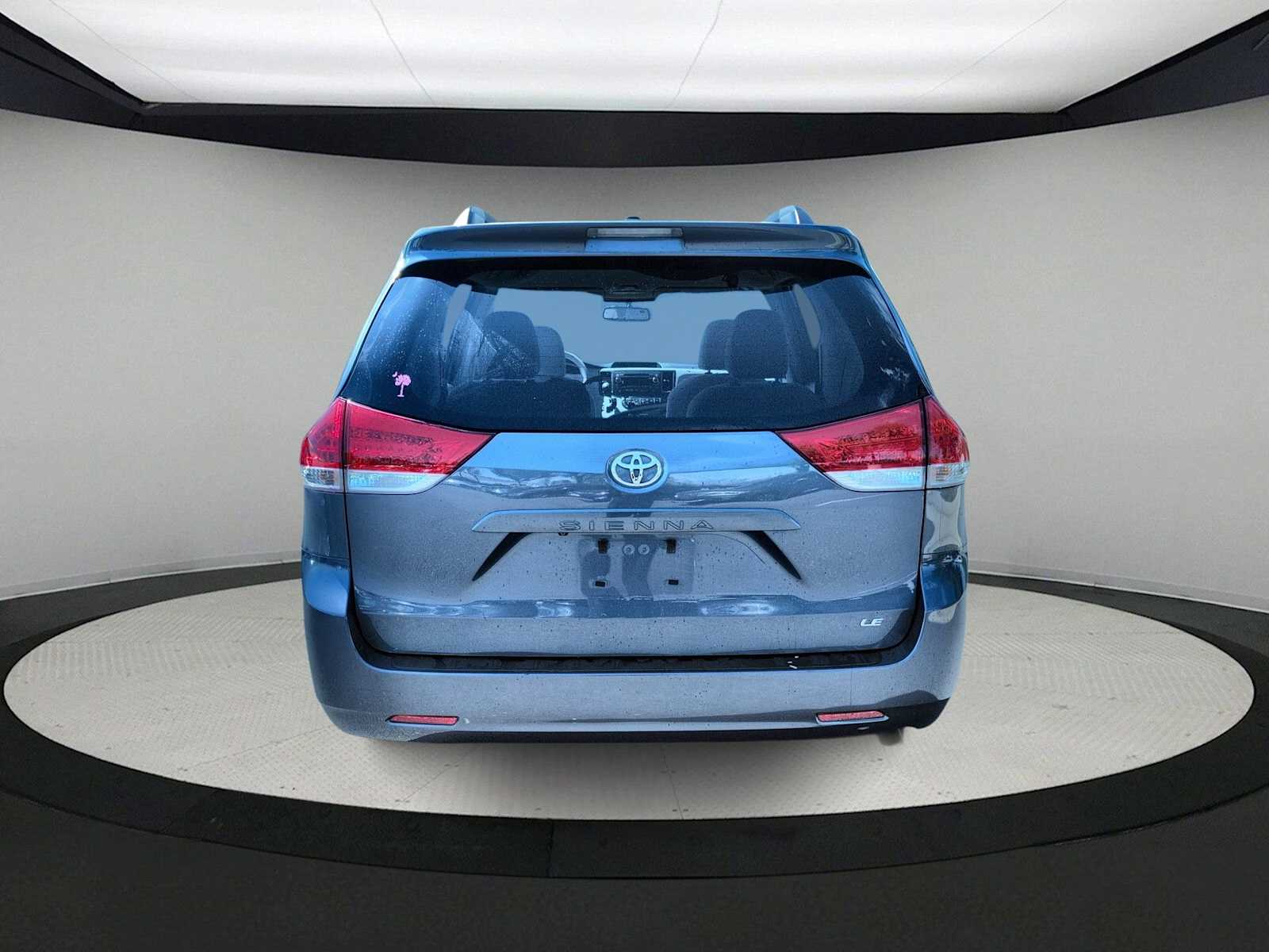 Thumbnail: 2014 Toyota Sienna - 7