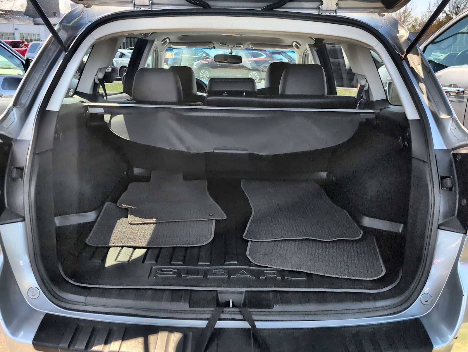 Thumbnail: 2011 Subaru Outback - 32