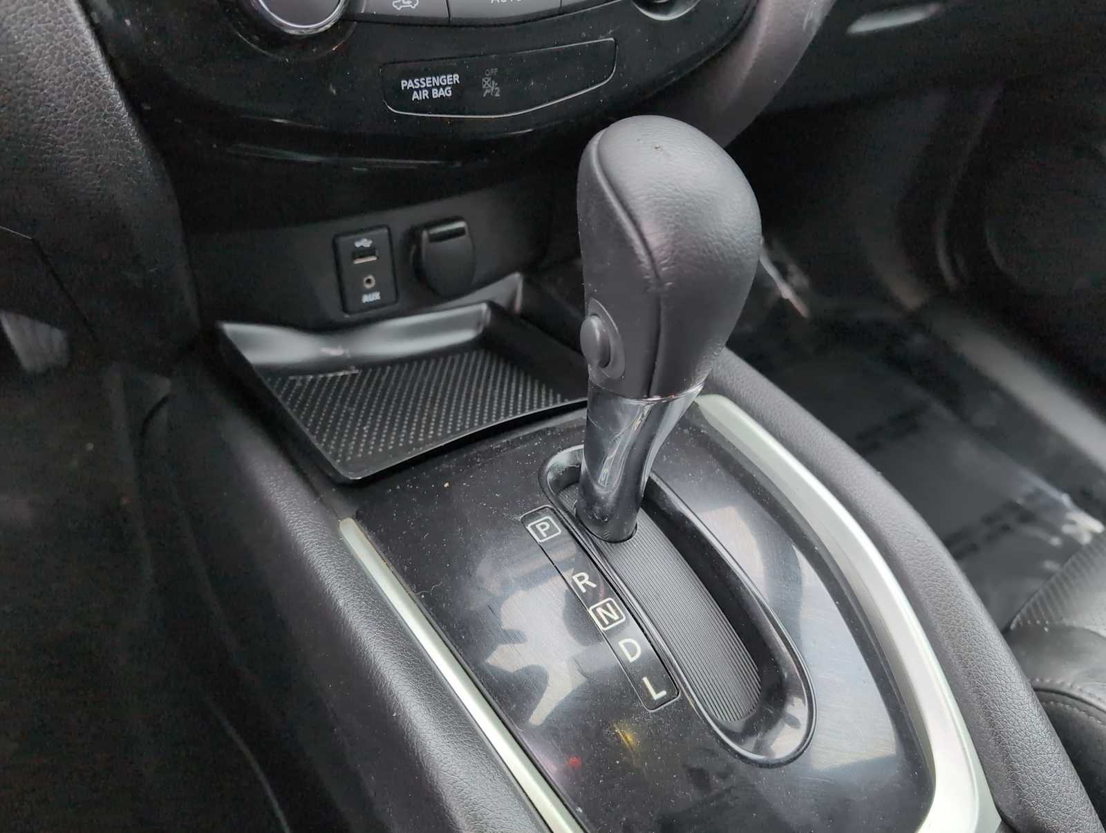 Thumbnail: 2015 Nissan Rogue - 32