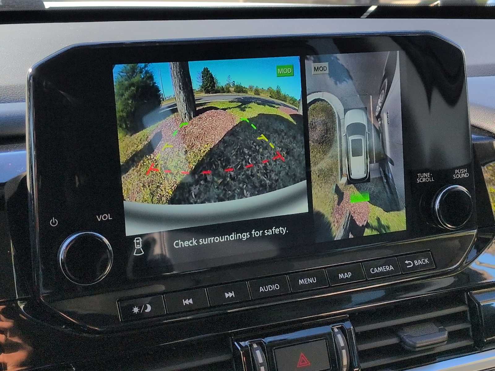 Thumbnail: 2022 Nissan Pathfinder - 30