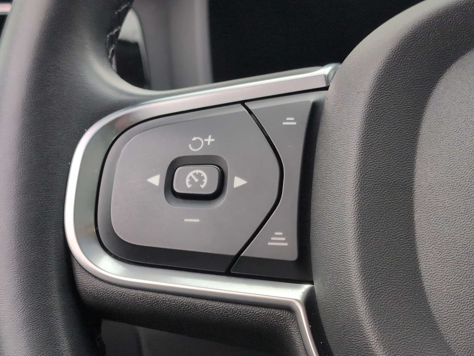 Thumbnail: 2024 Volvo S60 - 23