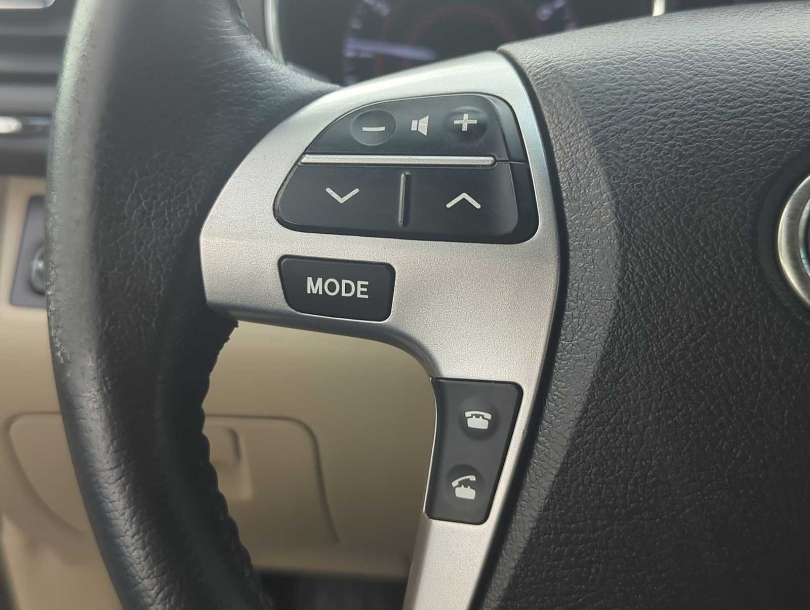 Thumbnail: 2013 Toyota Highlander - 25