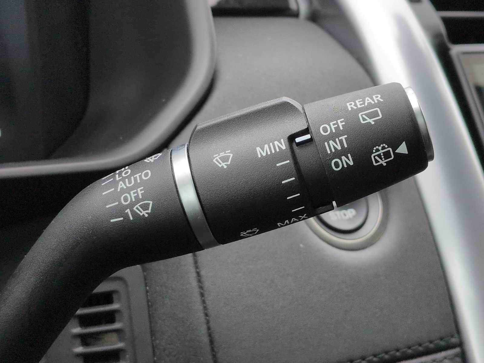 Thumbnail: 2024 Land Rover Discovery - 26