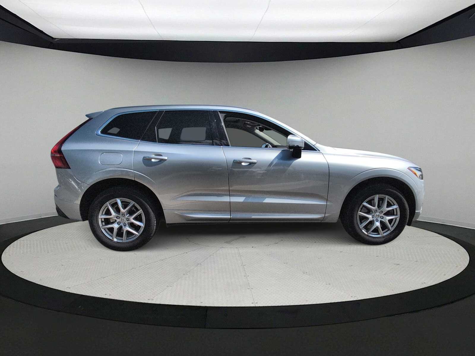 Thumbnail: 2021 Volvo XC60 - 9