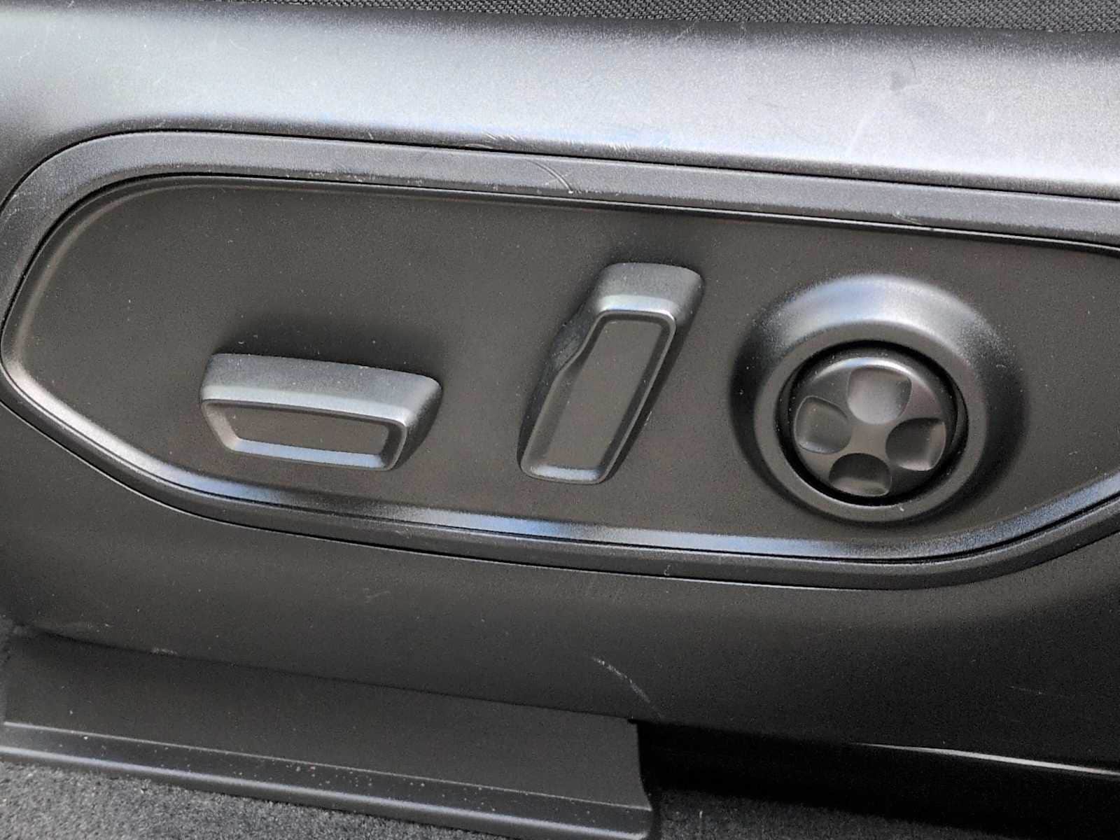 Thumbnail: 2023 Jeep Grand Cherokee L - 17