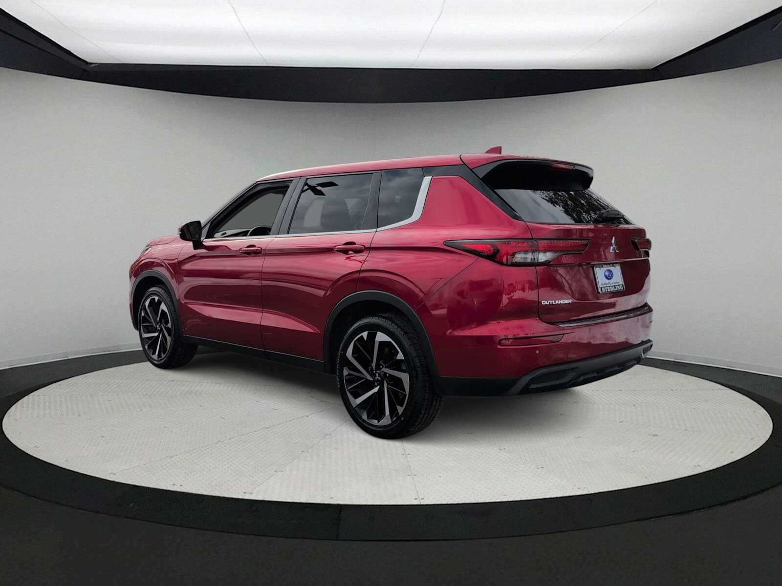 Thumbnail: 2022 Mitsubishi Outlander - 6