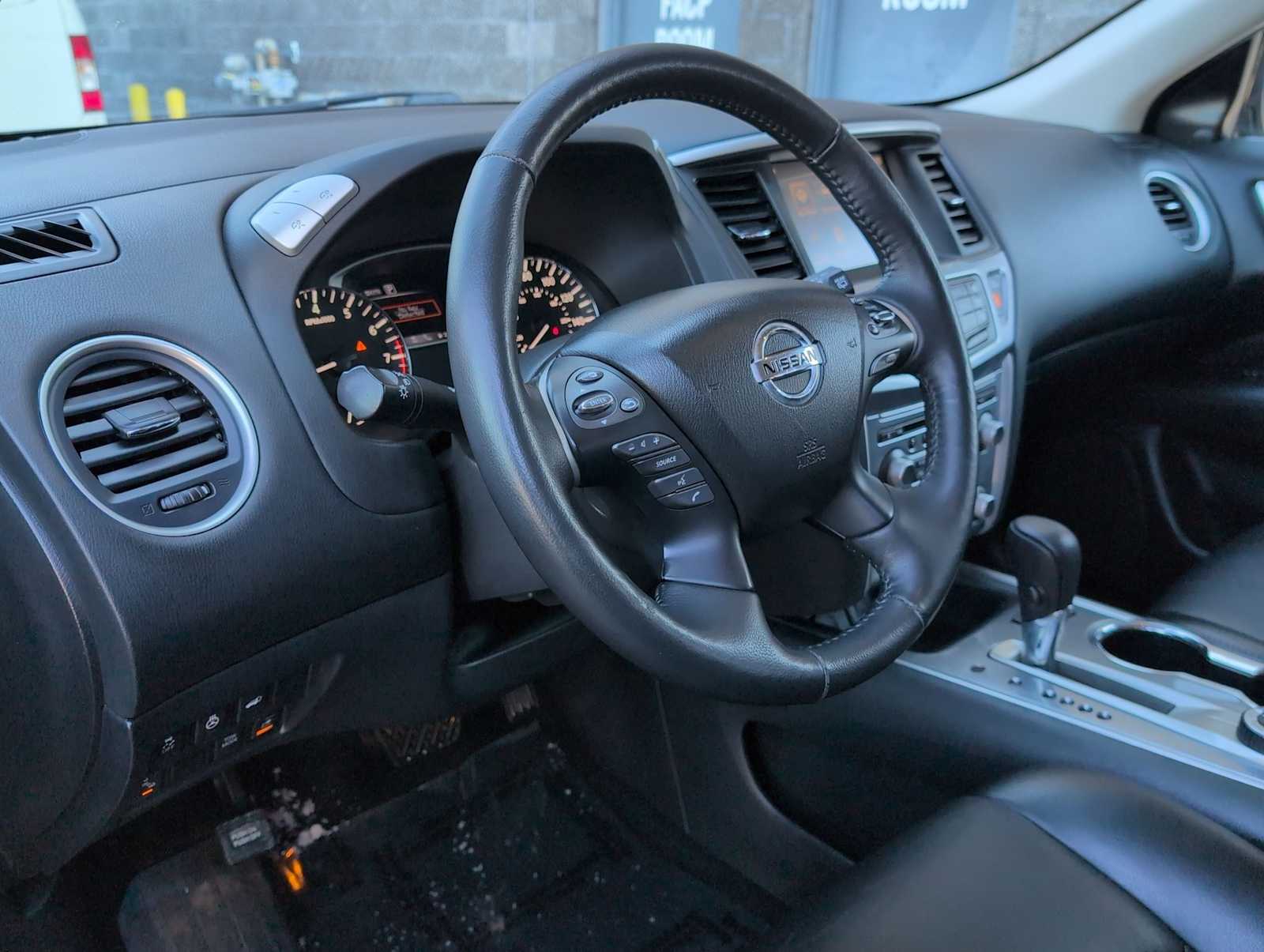 Thumbnail: 2019 Nissan Pathfinder - 10