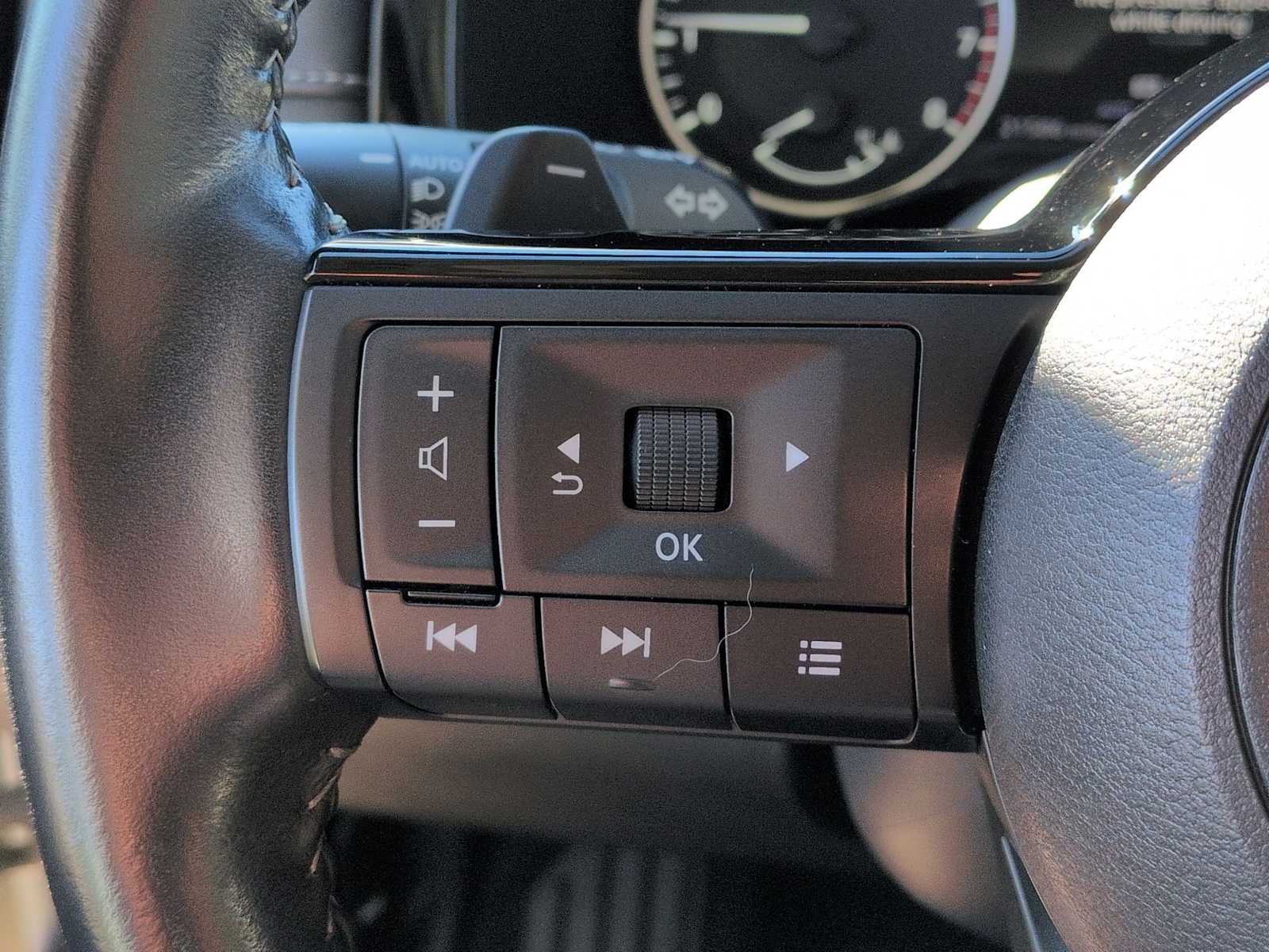 Thumbnail: 2022 Nissan Pathfinder - 24