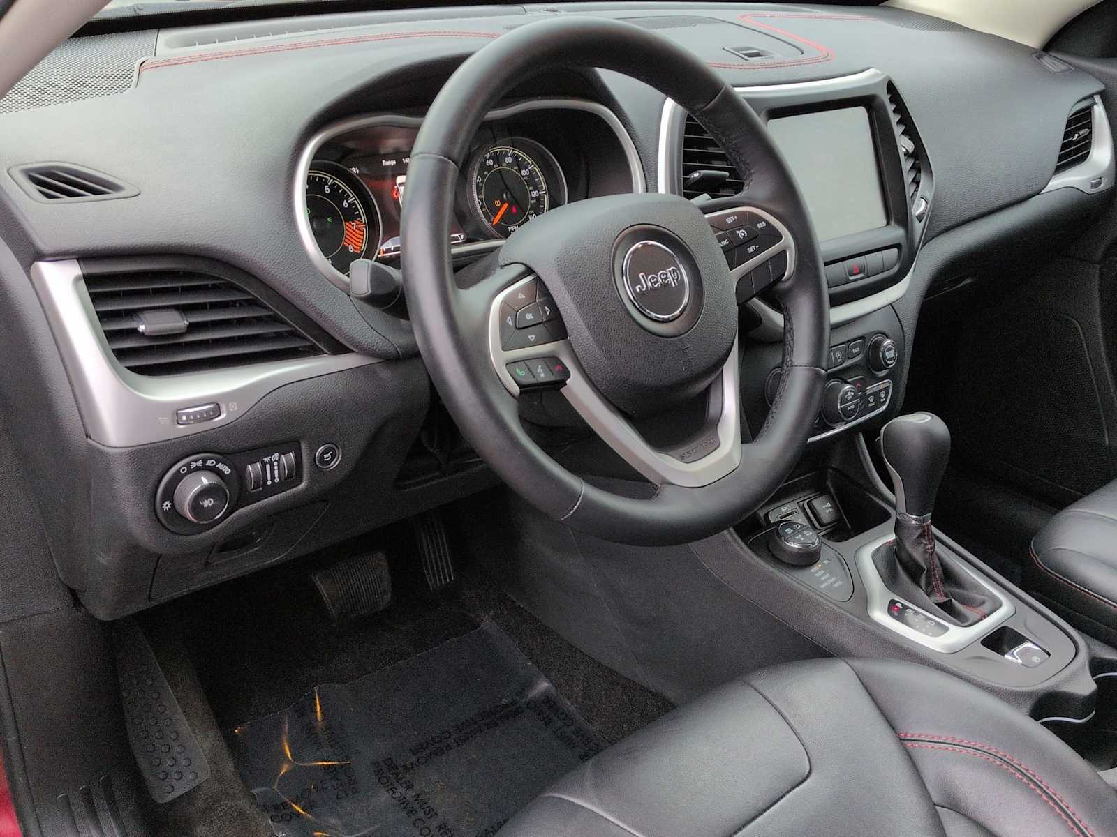 Thumbnail: 2015 Jeep Cherokee - 16