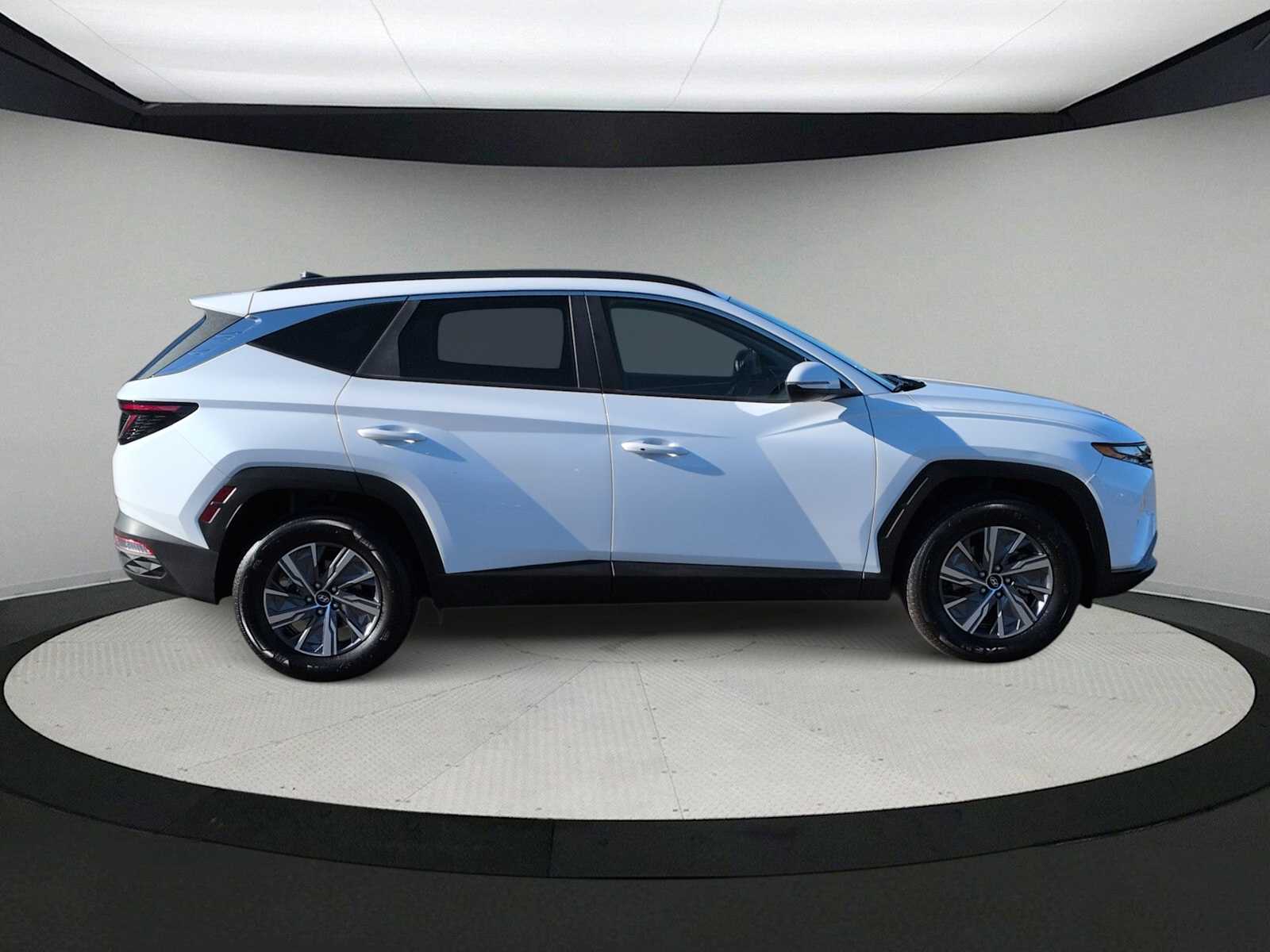 Thumbnail: 2022 Hyundai Tucson - 9