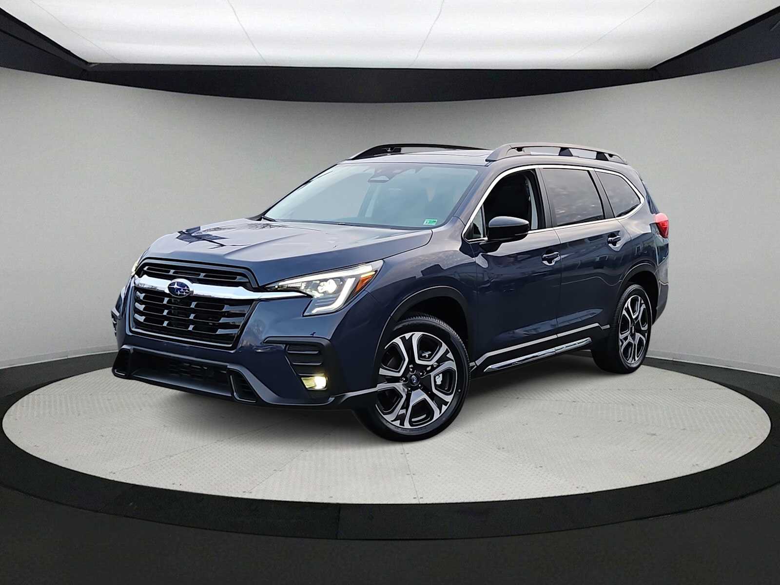 2025 Subaru Ascent Limited's photo