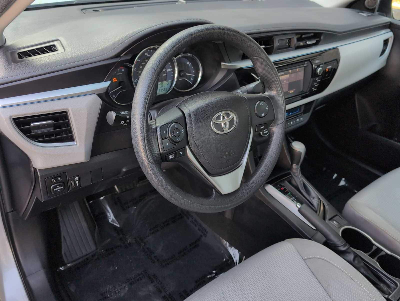 Thumbnail: 2016 Toyota Corolla - 10