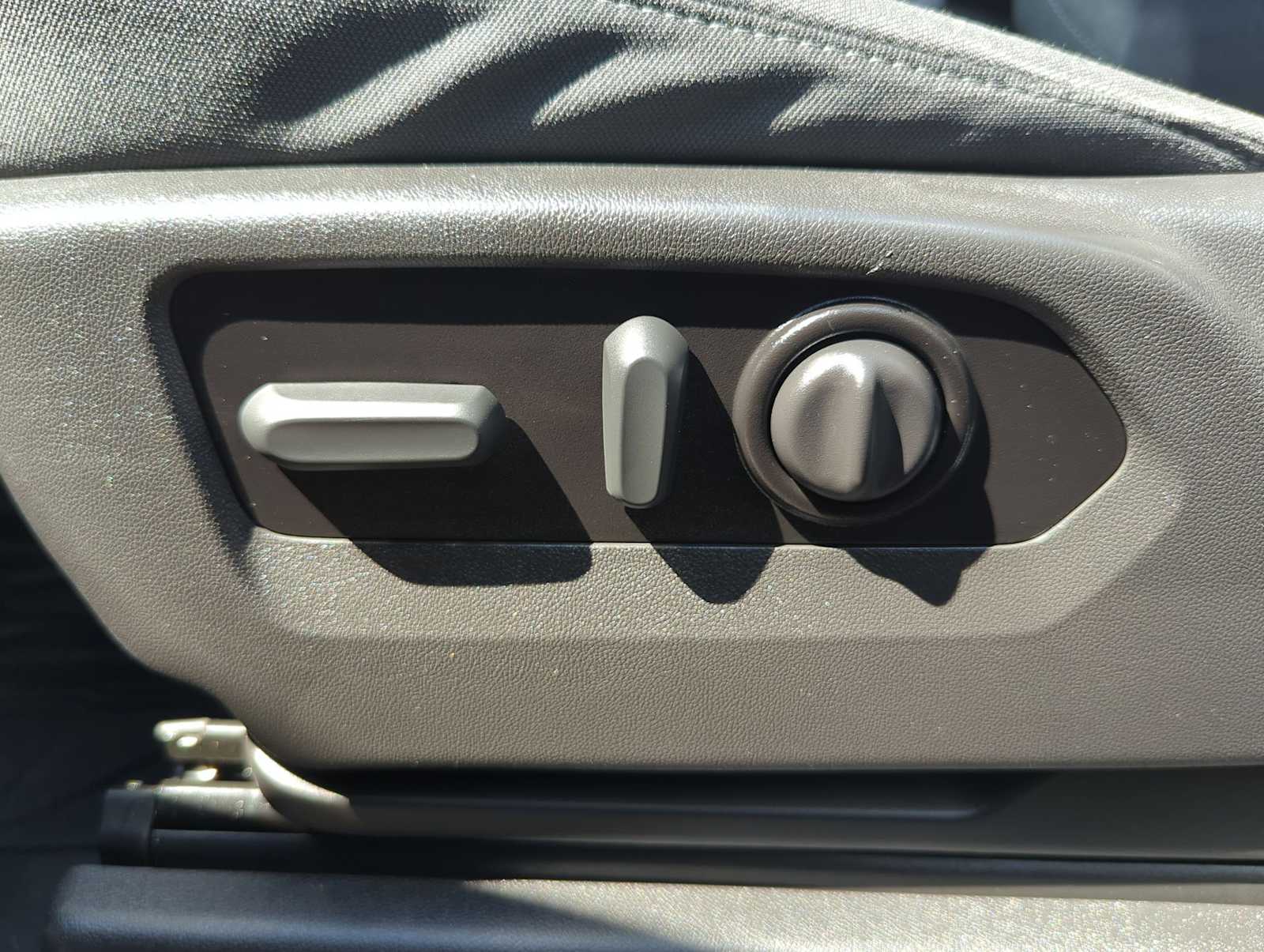 Thumbnail: 2022 Chevrolet Silverado 1500 - 18