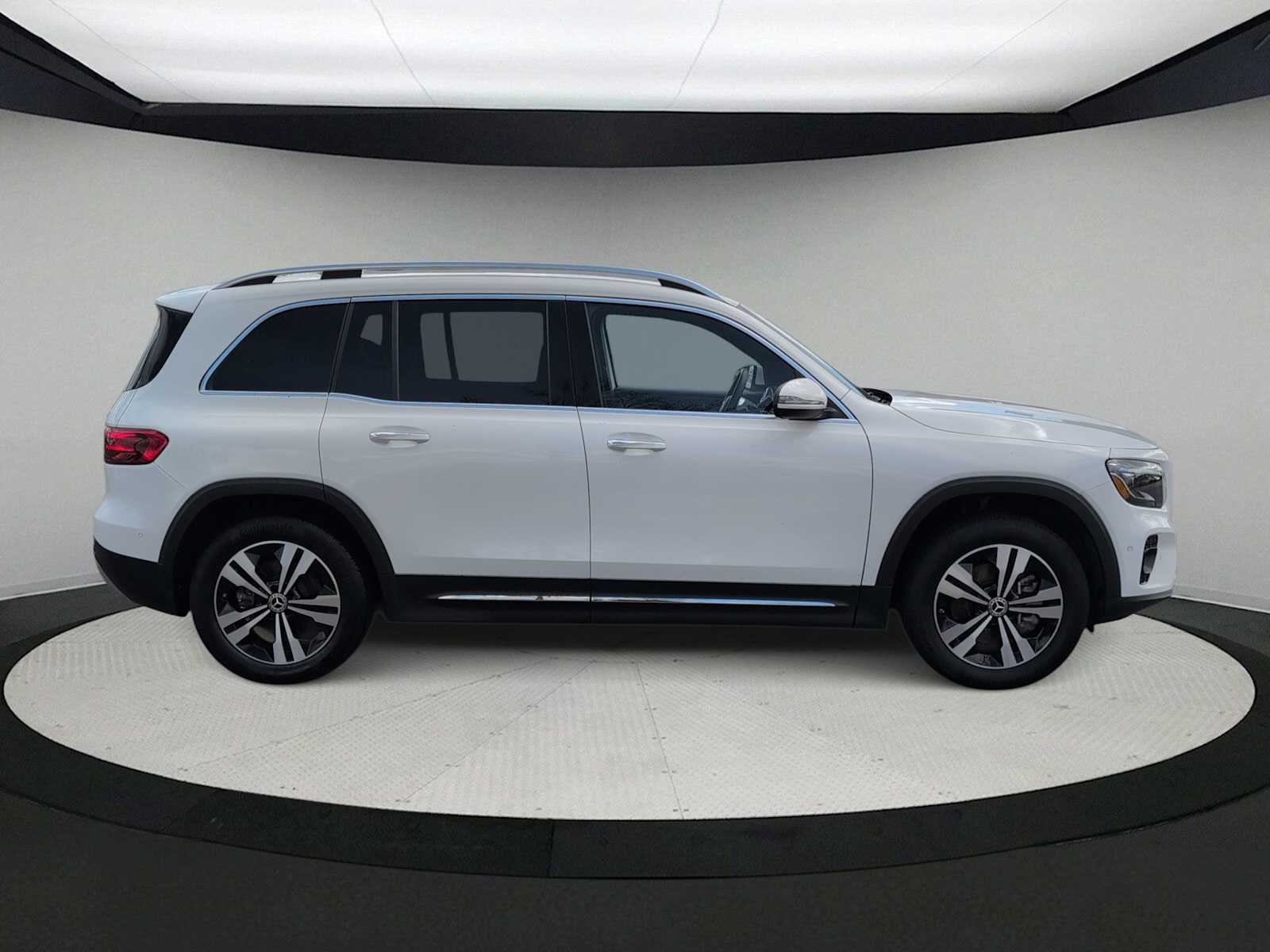 Thumbnail: 2024 Mercedes-Benz GLB - 9