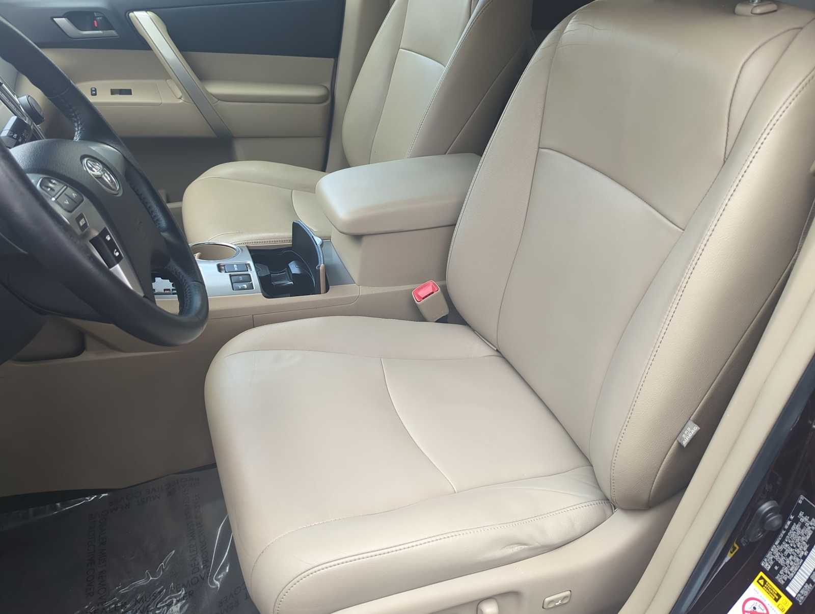 Thumbnail: 2013 Toyota Highlander - 17