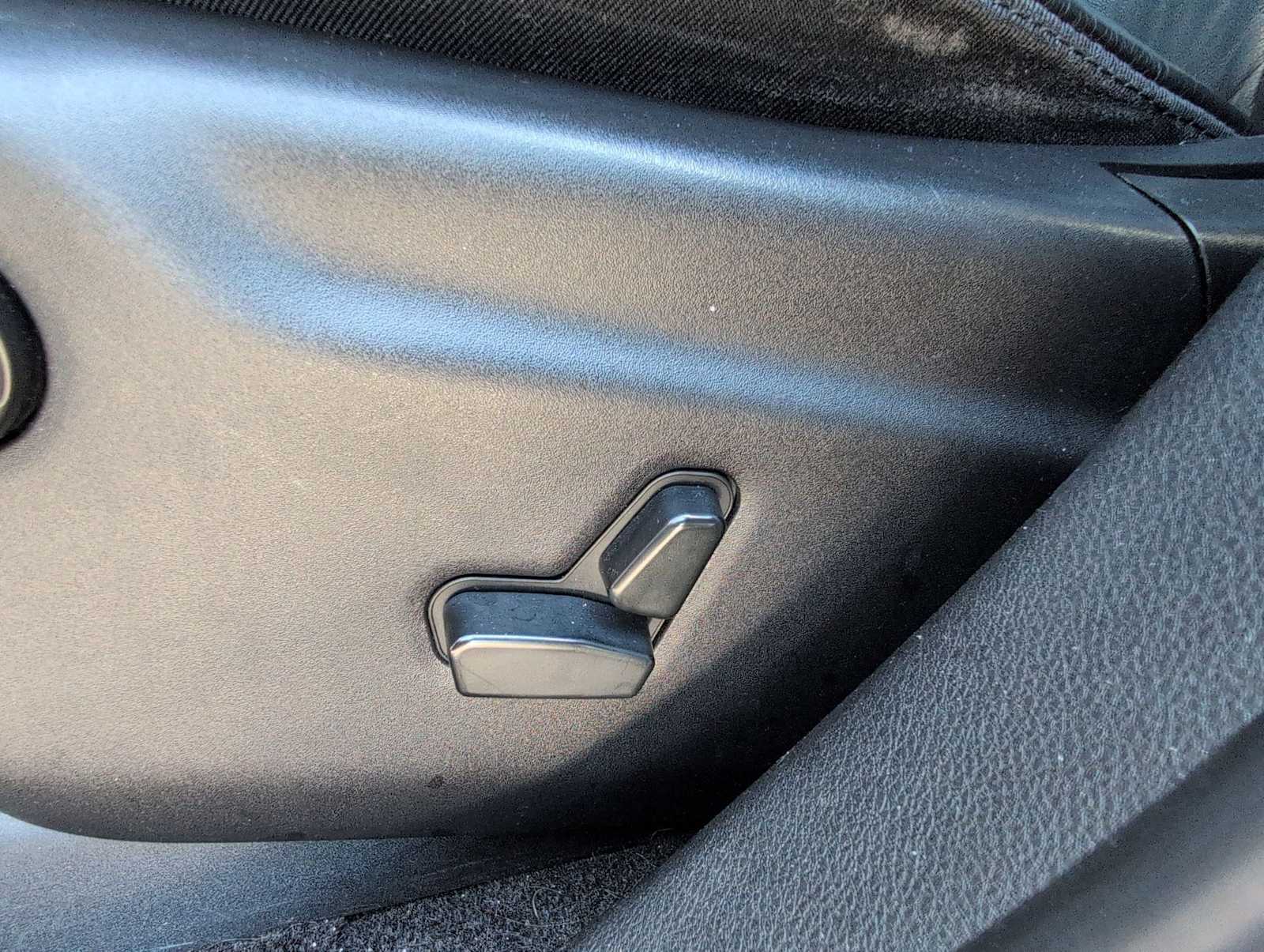 Thumbnail: 2015 Jeep Grand Cherokee - 18