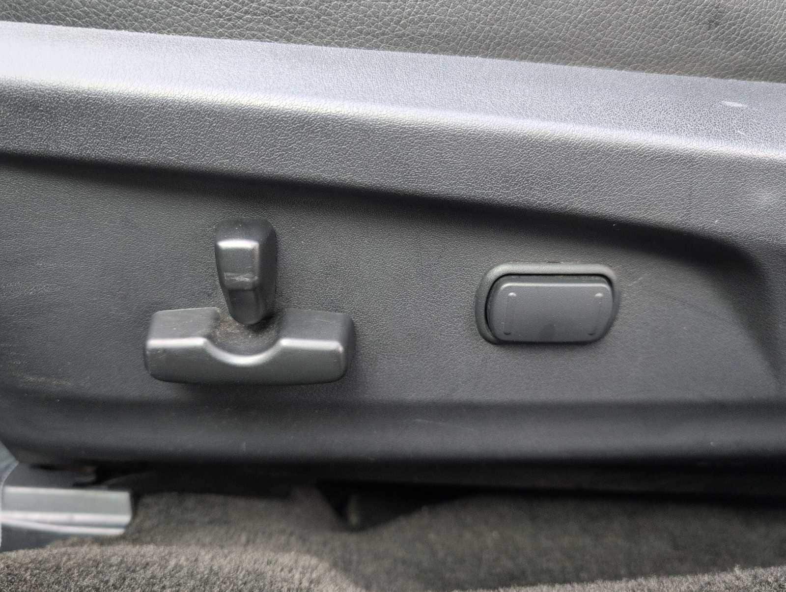 Thumbnail: 2013 Subaru Outback - 17