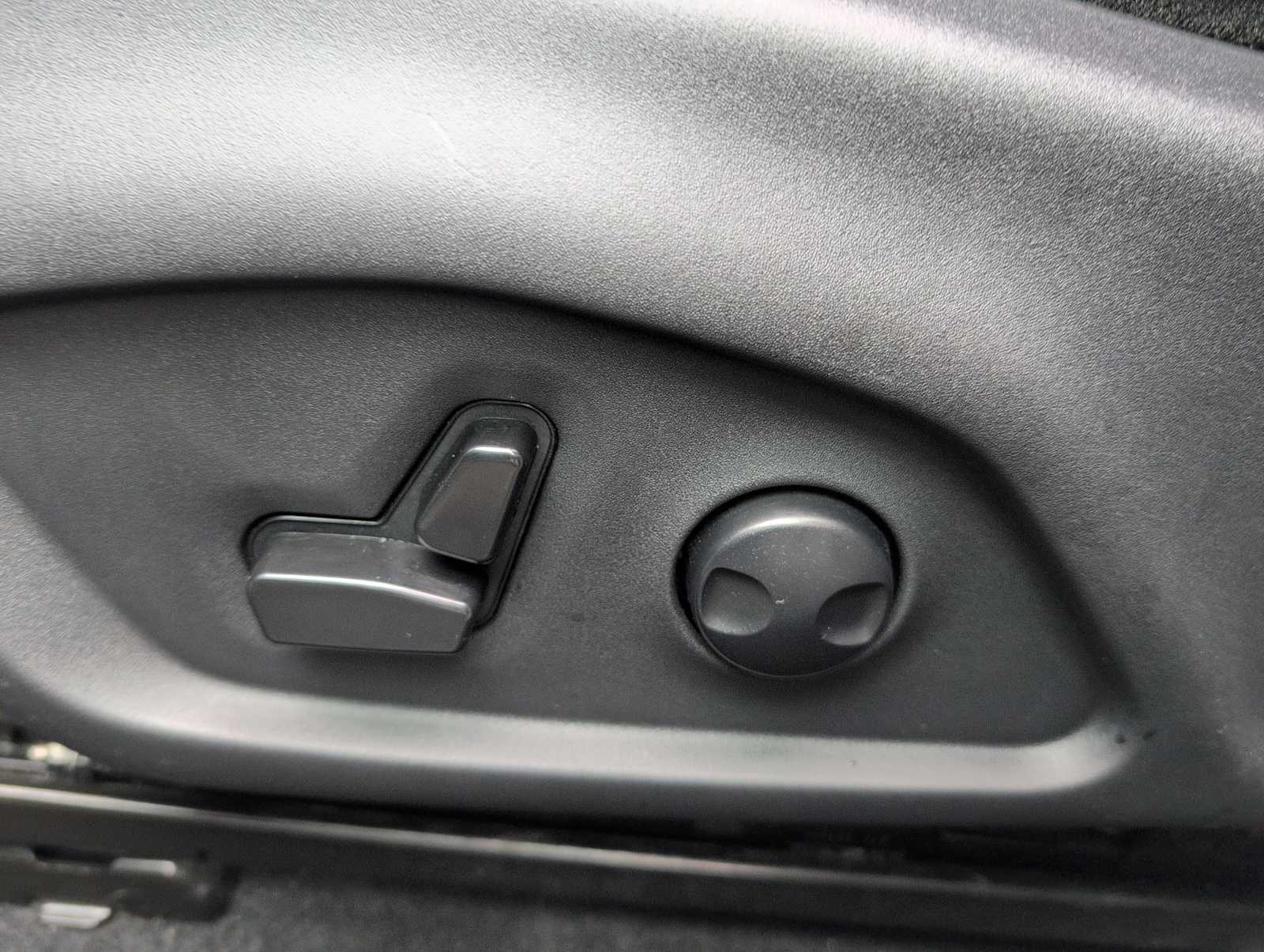 Thumbnail: 2024 Jeep Compass - 18