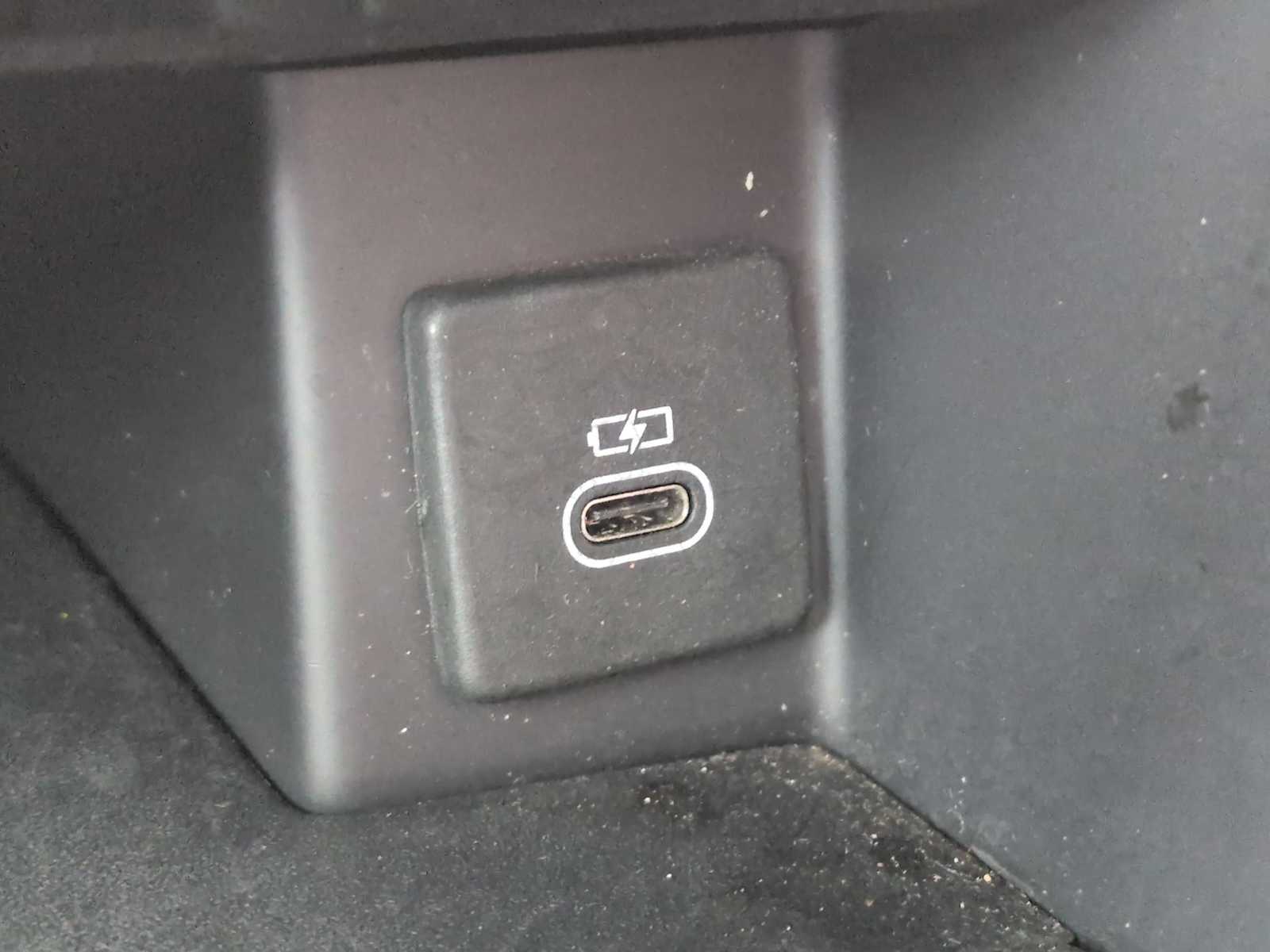 Thumbnail: 2024 Land Rover Discovery - 32