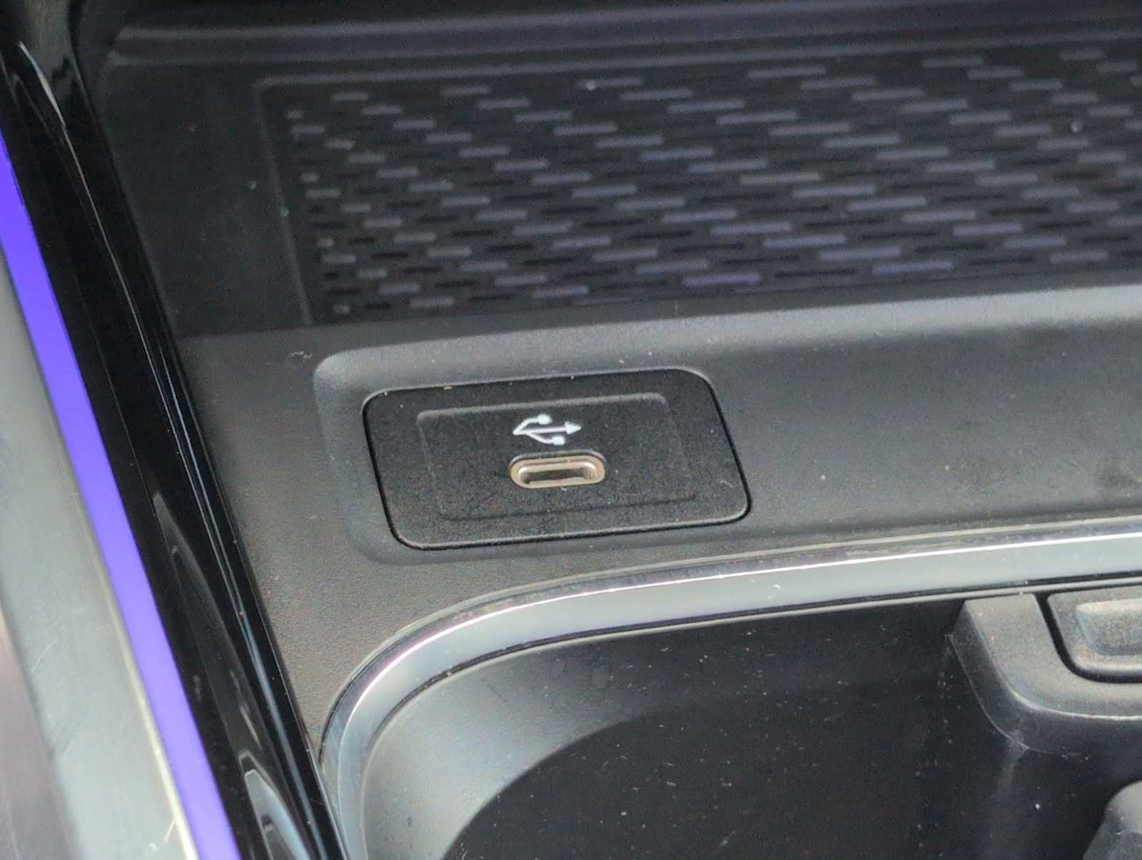 Thumbnail: 2024 Mercedes-Benz GLB - 28