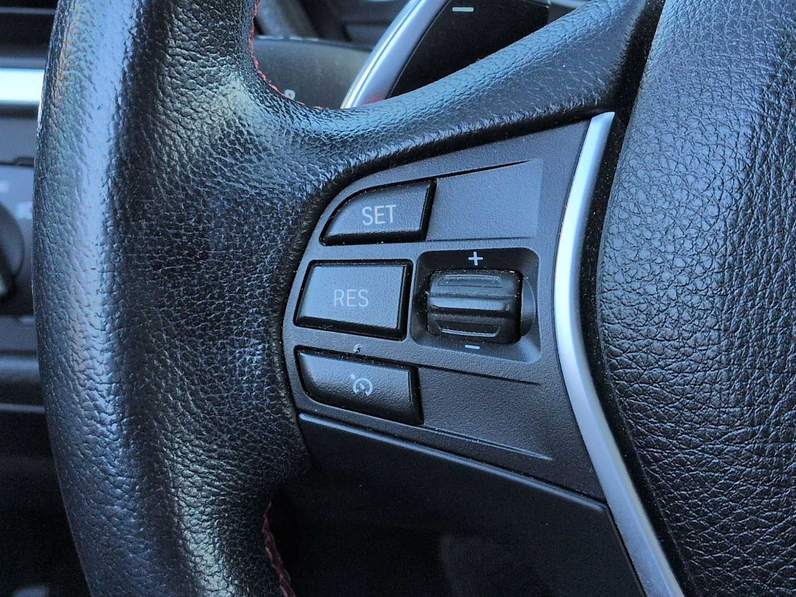 Thumbnail: 2016 BMW 3 Series - 25