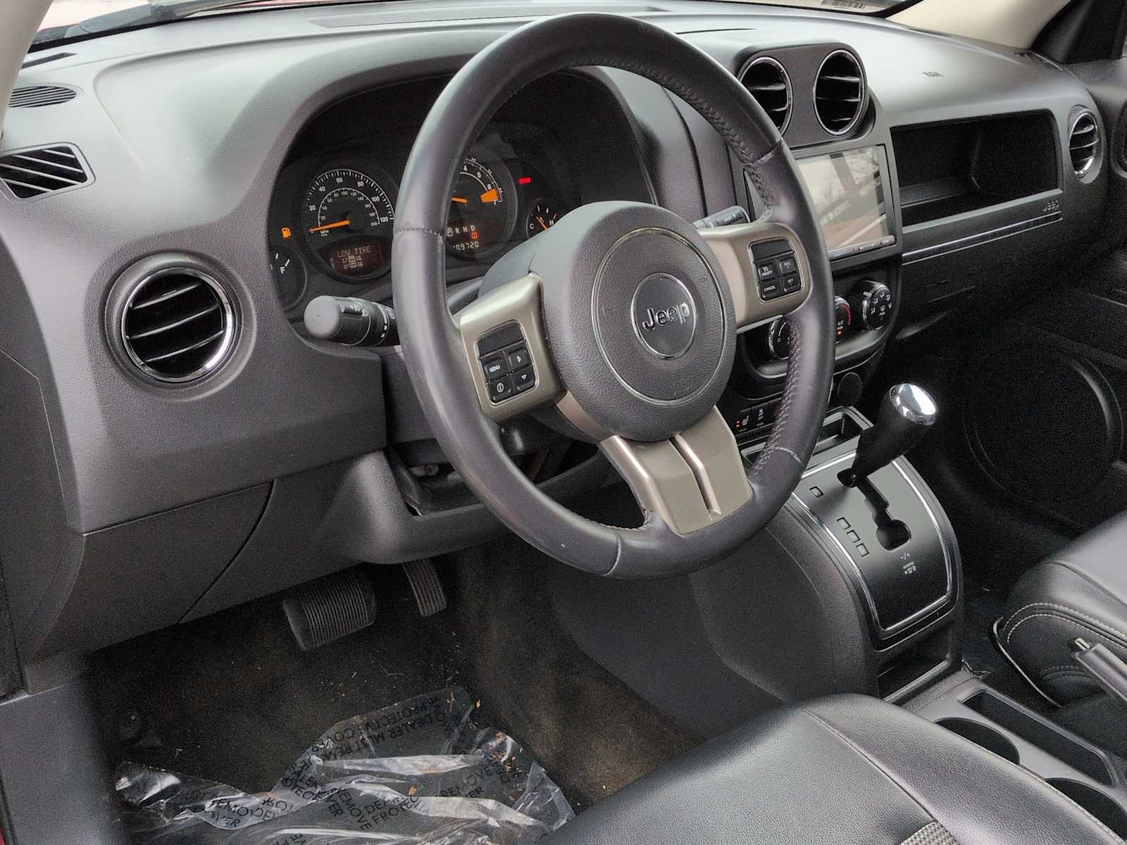 Thumbnail: 2014 Jeep Patriot - 16