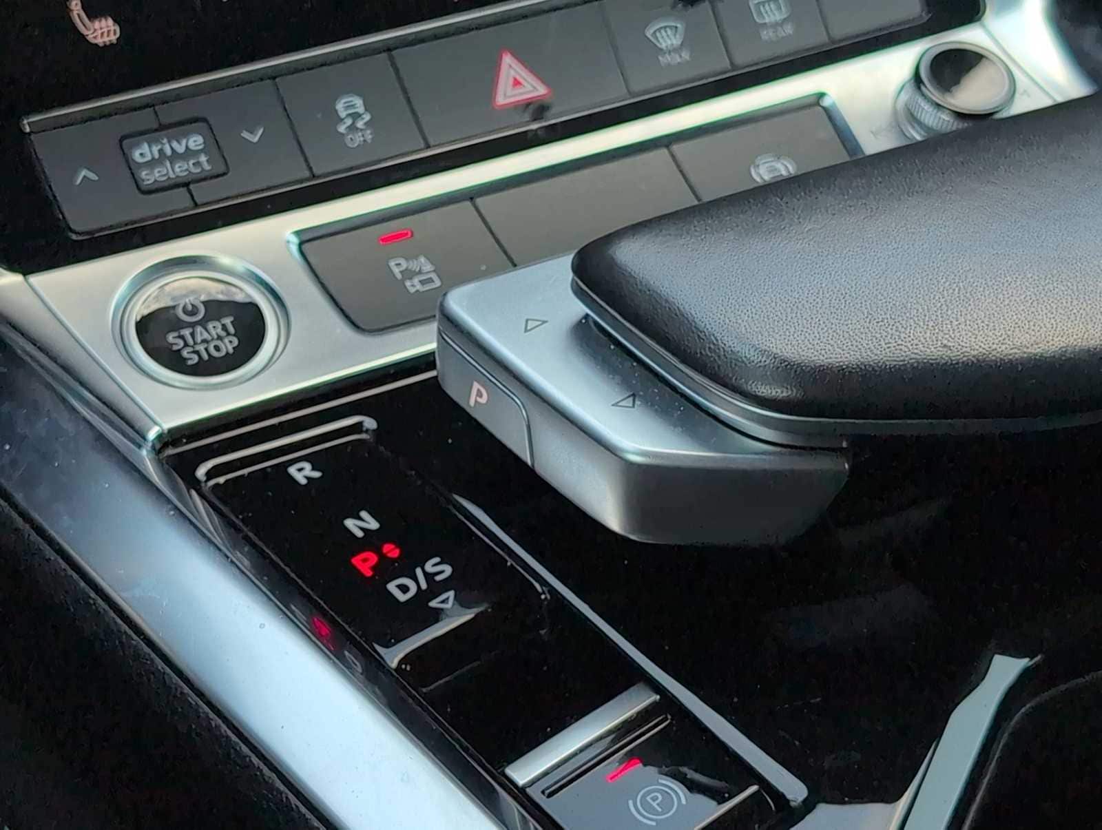 Thumbnail: 2022 Audi e-tron - 30