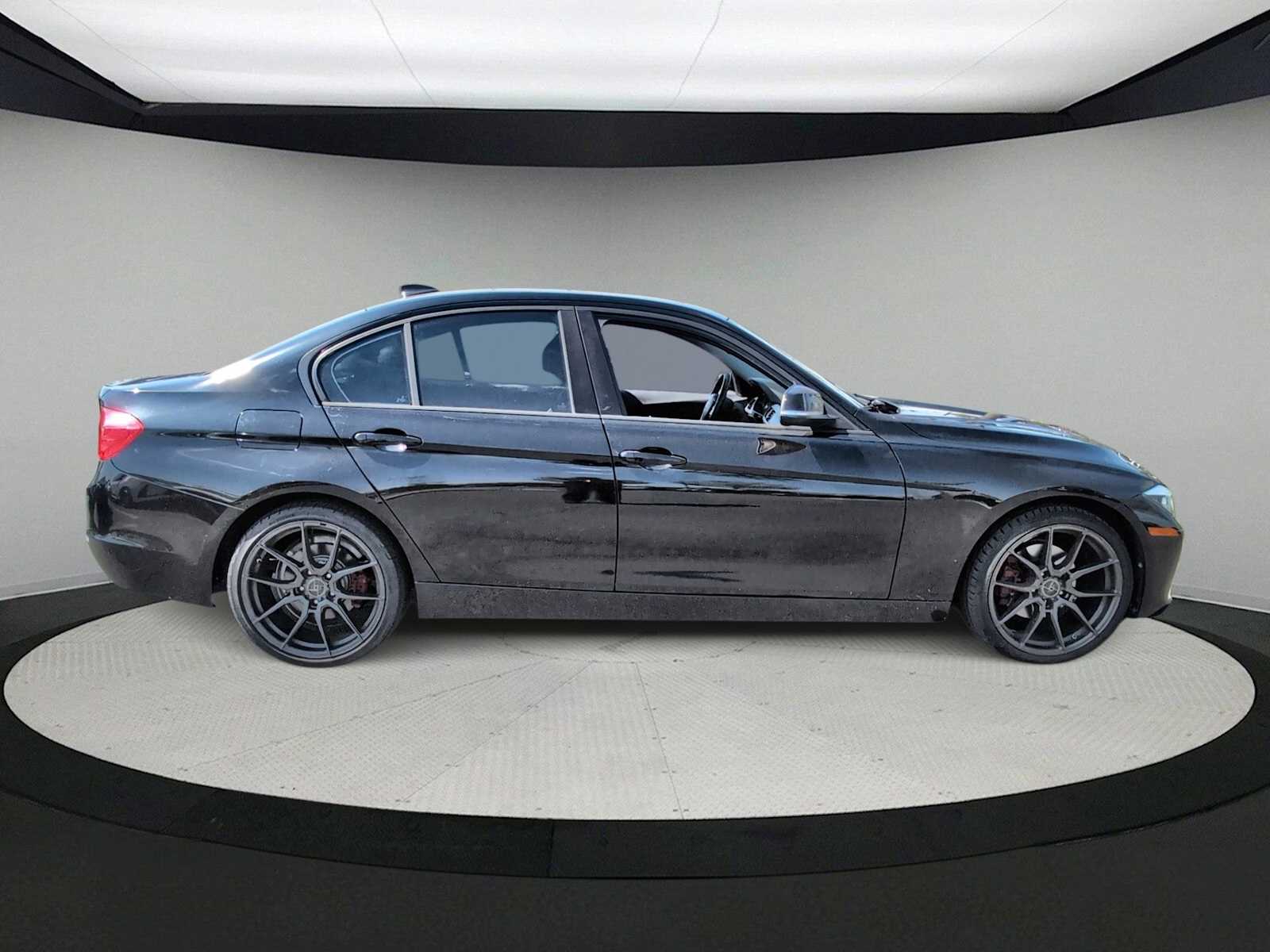 Thumbnail: 2014 BMW 3 Series - 9