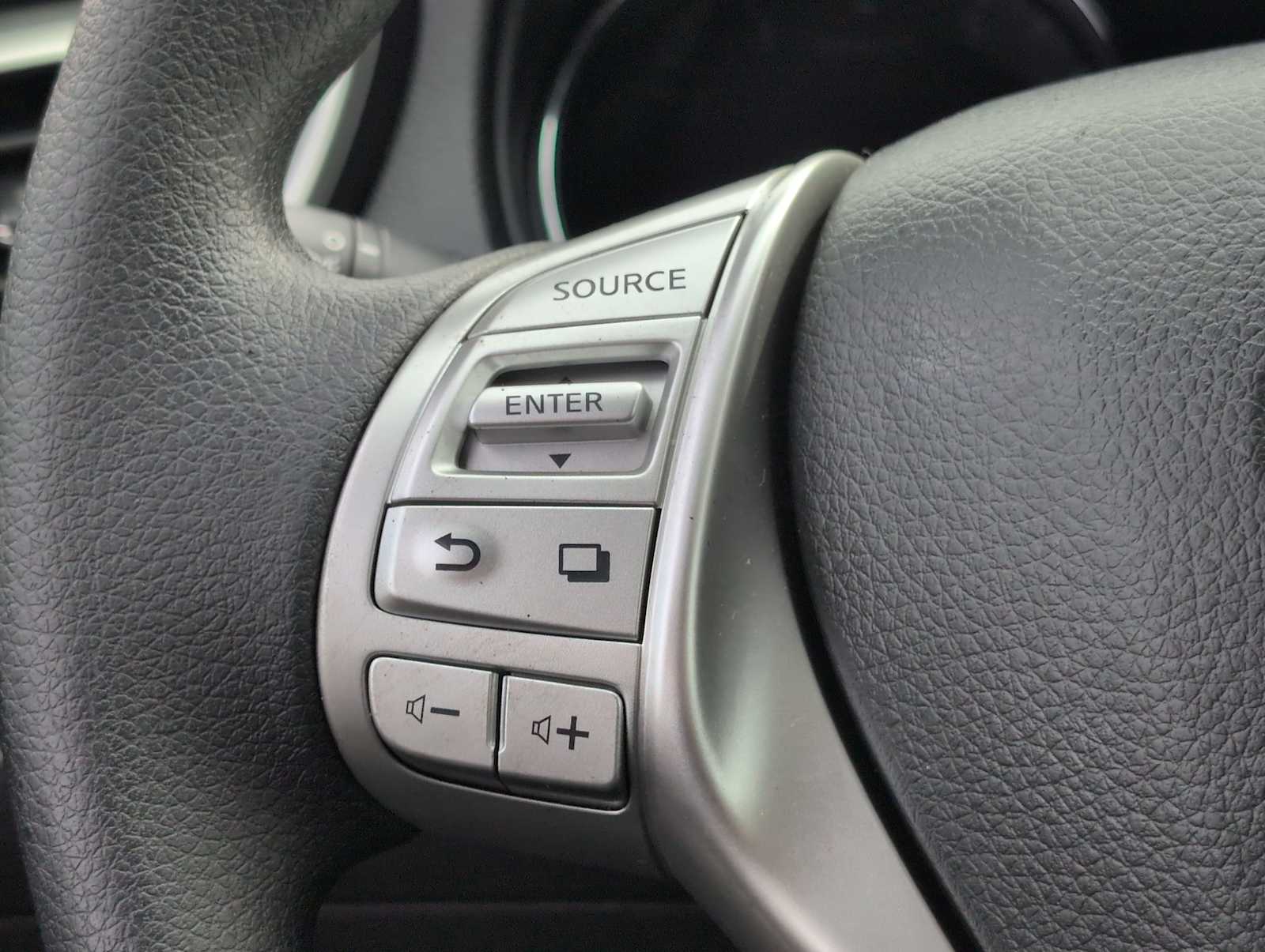 Thumbnail: 2014 Nissan Rogue - 22