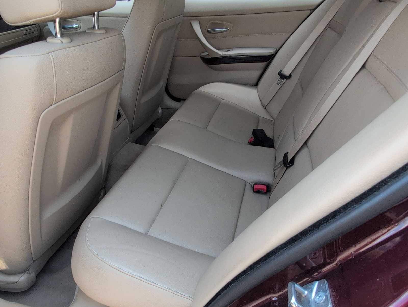 Thumbnail: 2010 BMW 3 Series - 19
