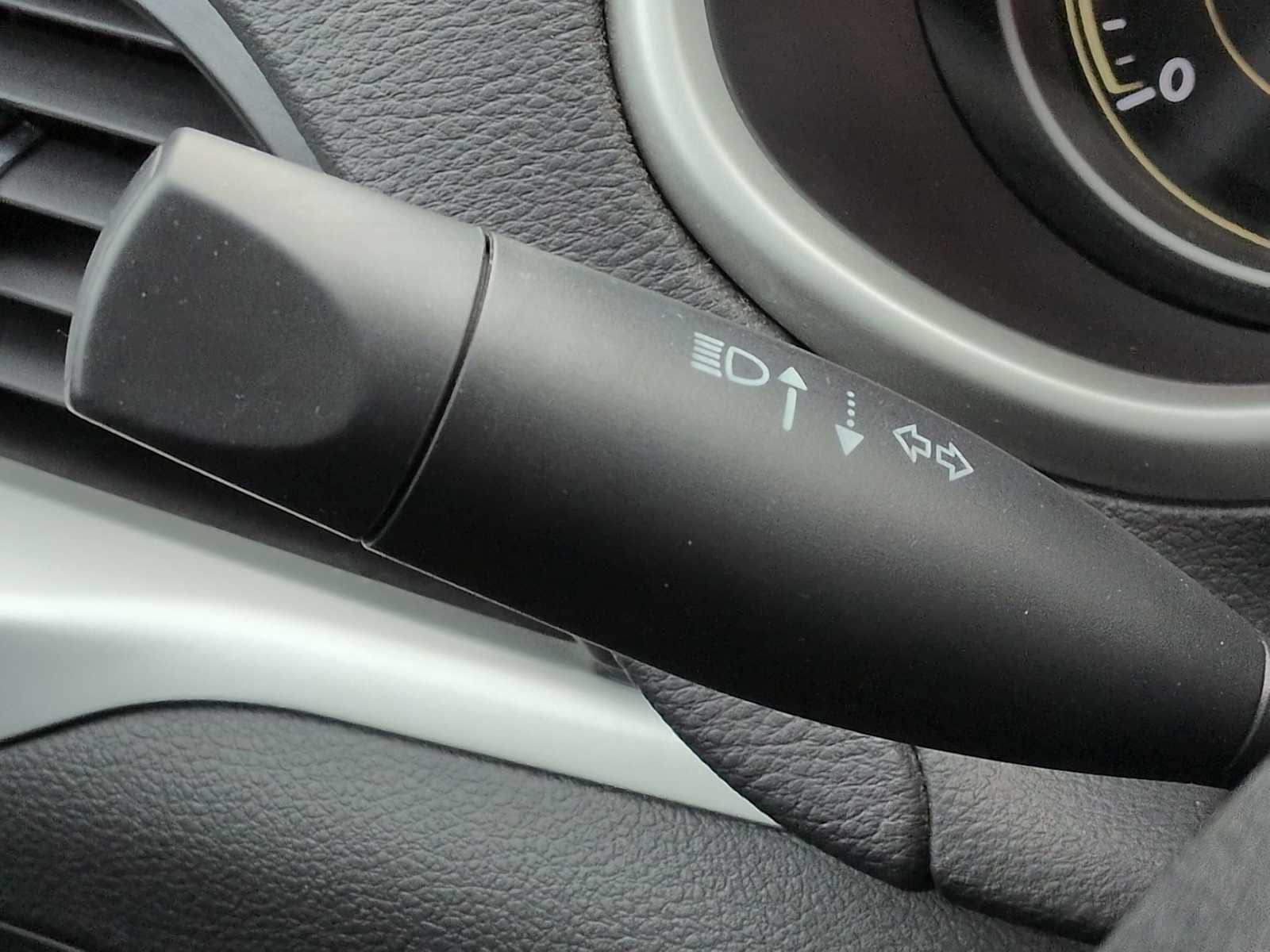 Thumbnail: 2015 Jeep Cherokee - 28