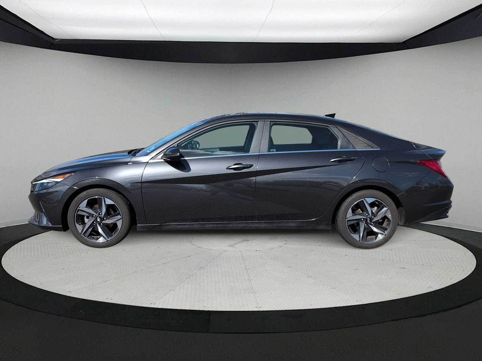 Thumbnail: 2023 Hyundai Elantra - 5